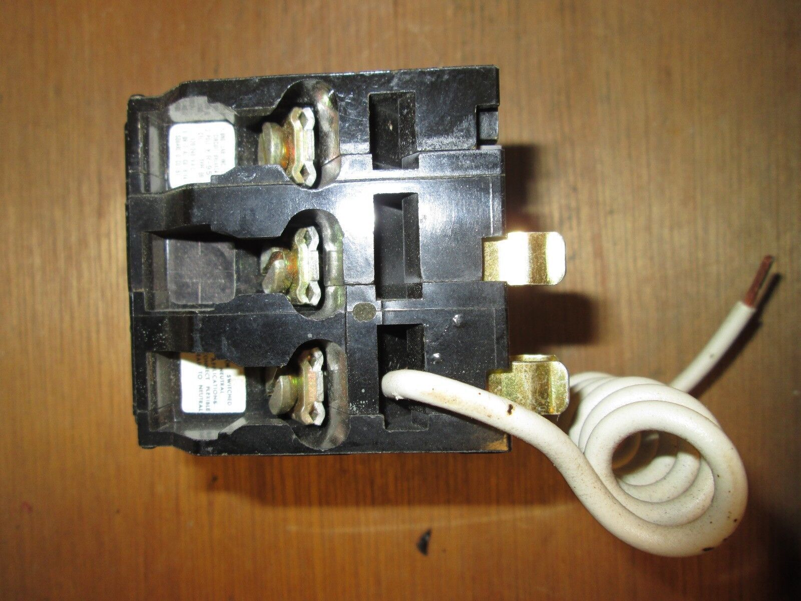 Square D QO Circuit Breaker QO 315-SWN 15A 120/240VAC 3P New Surplus