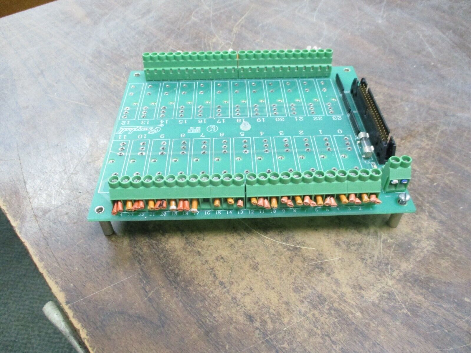 Grayhill I/O Rack 70GRCQ24-HL 24-Channel Used