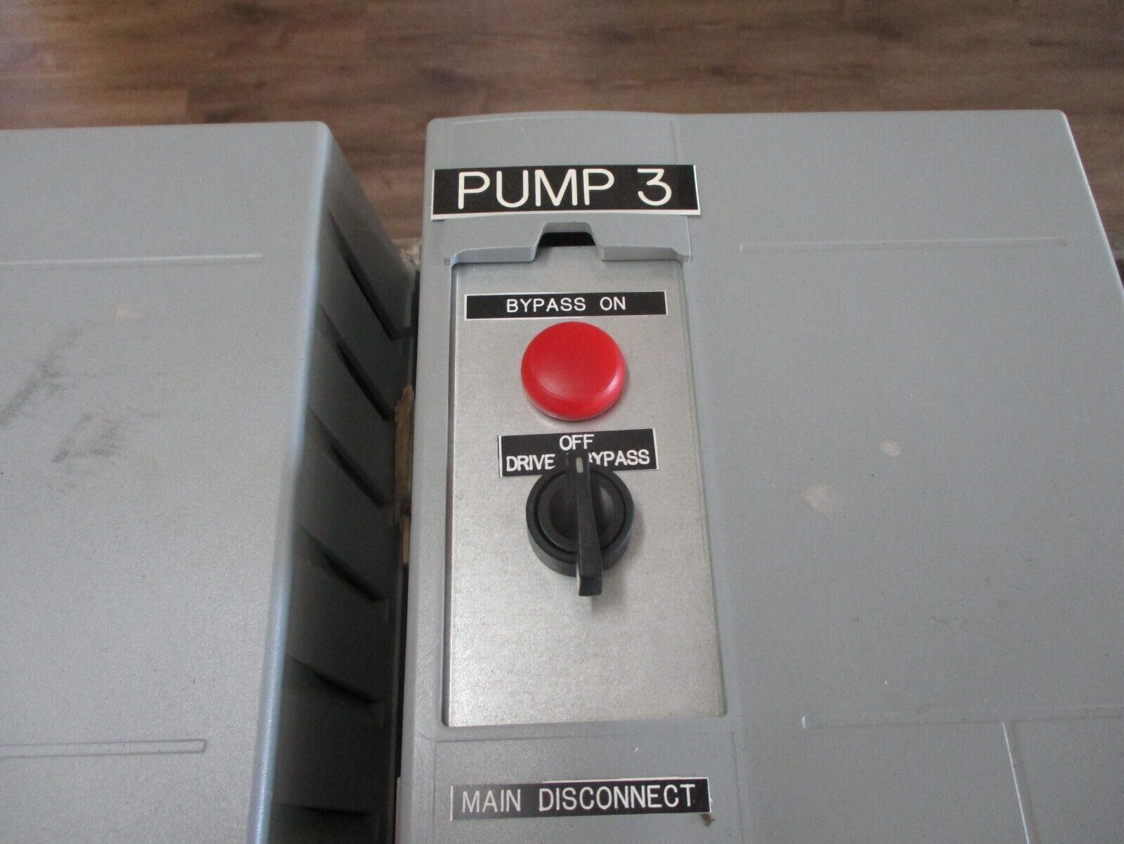 Danfoss VLT Drive w/ Bypass 131F0748 7.5HP 3Ph w/ Keypad Used