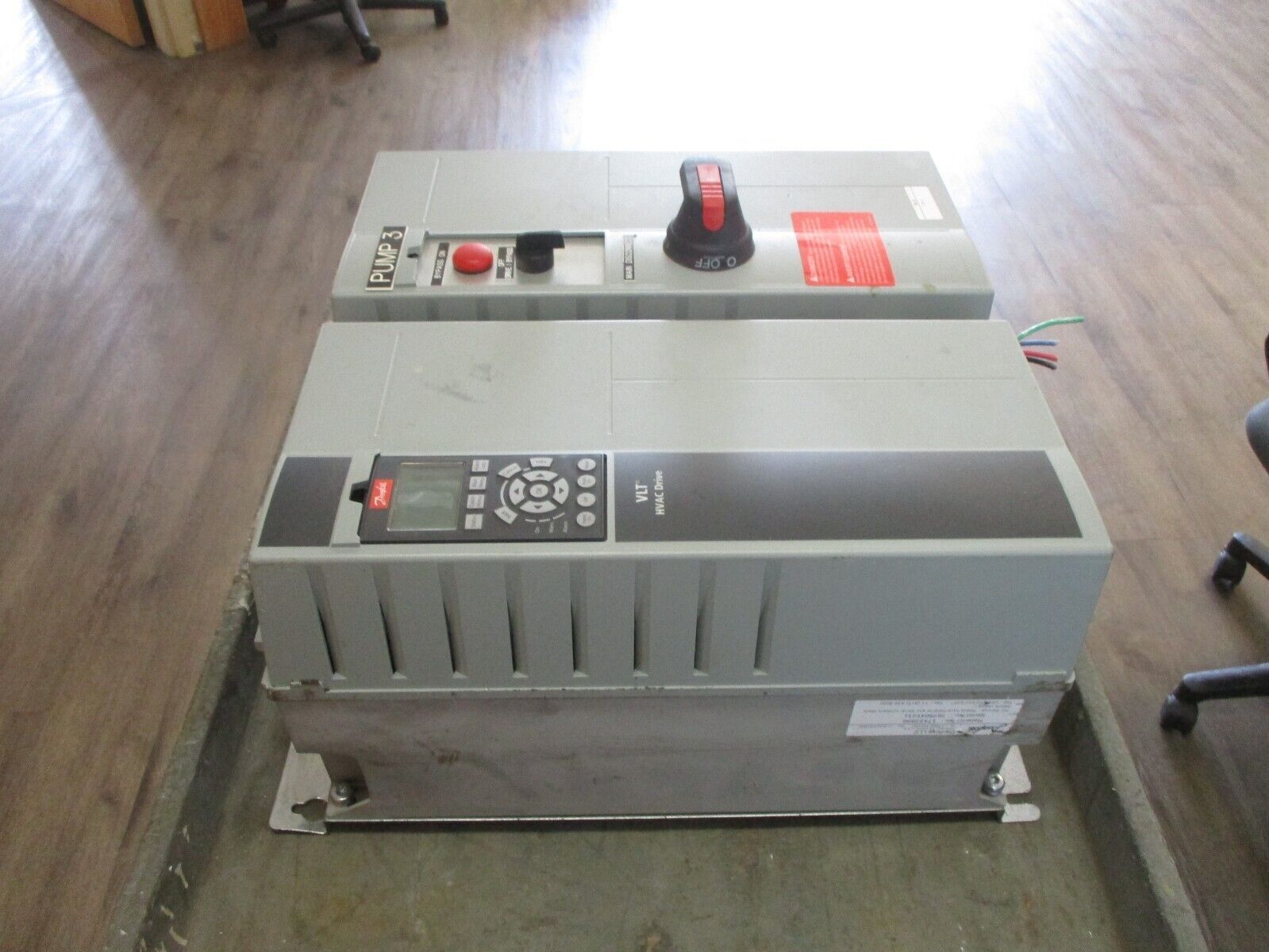 Danfoss VLT Drive w/ Bypass 131F0748 7.5HP 3Ph w/ Keypad Used