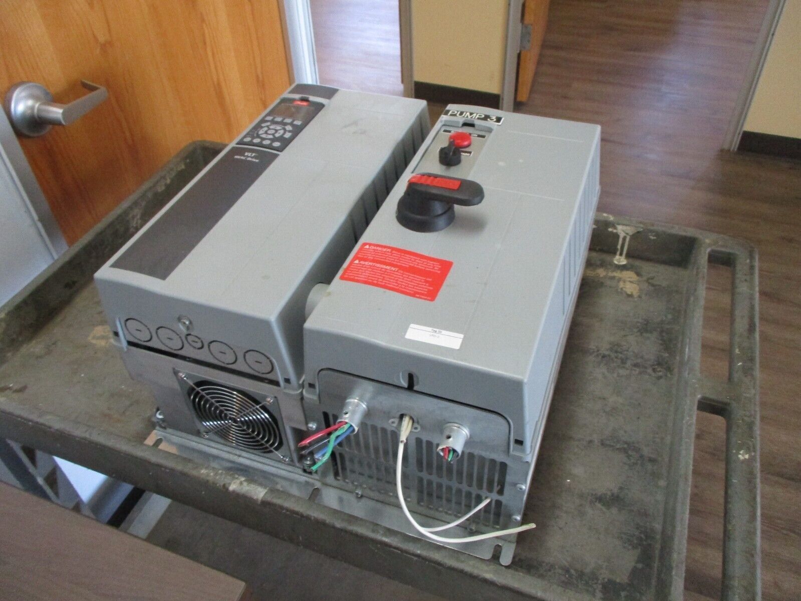 Danfoss VLT Drive w/ Bypass 131F0748 7.5HP 3Ph w/ Keypad Used