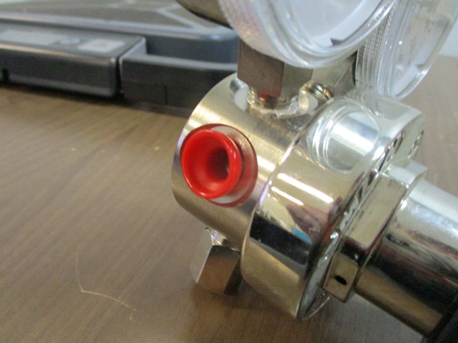 Smith Silverline Regulator 113 3000PSI Used