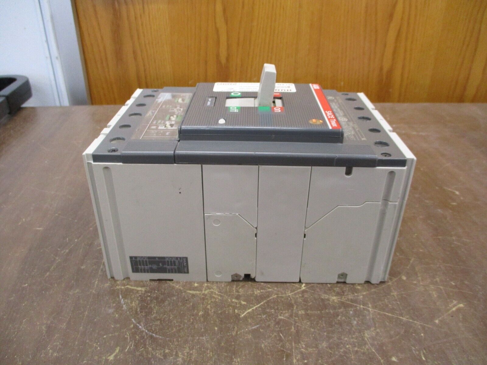 ABB SACE Tmax Circuit Breaker T5H 600 600A 600V 3P w/ PR221DS Trip *No Lugs*