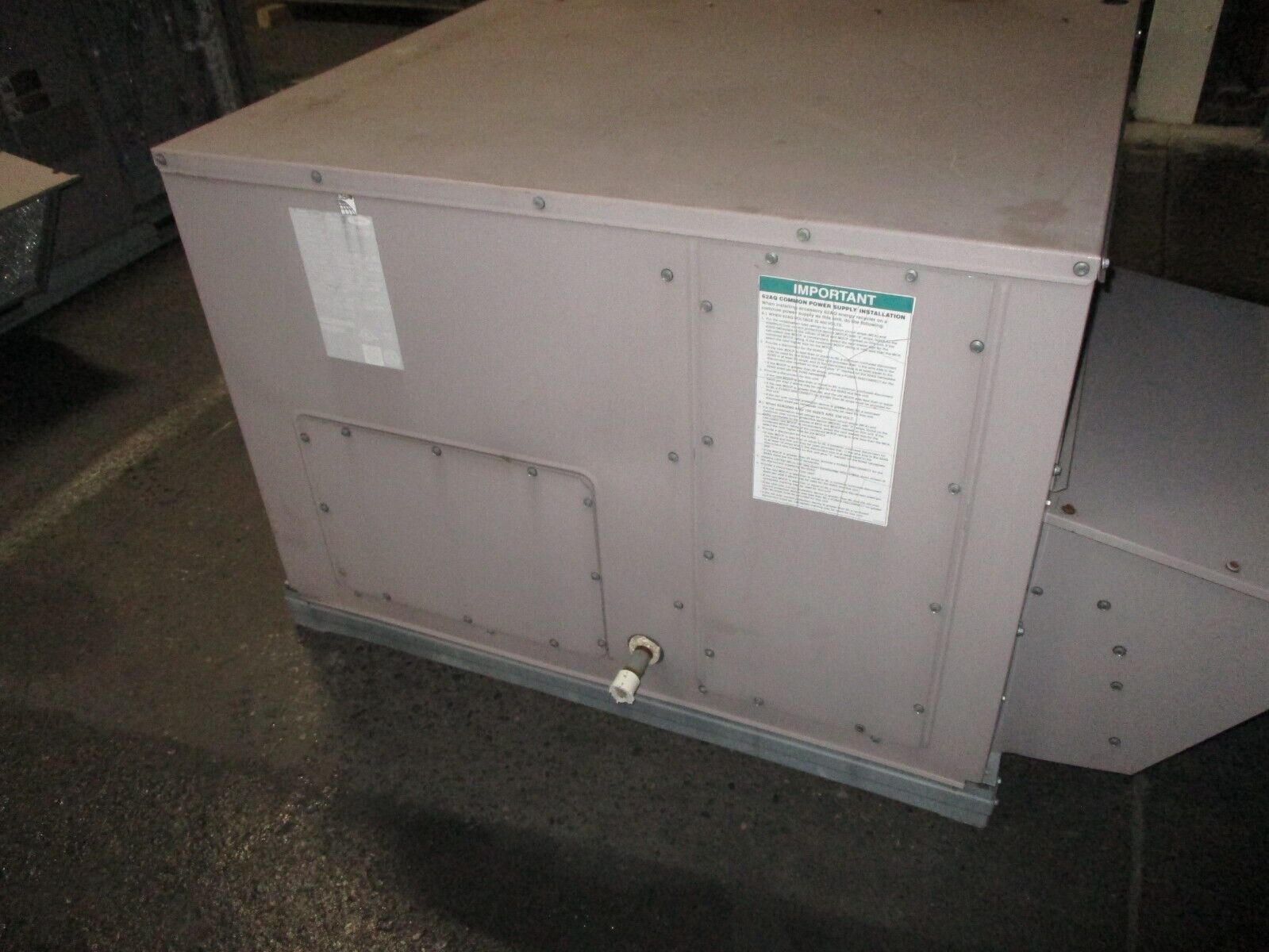 Carrier Rooftop Unit 48TFE006---611-- 5 Ton 460V 3Ph Medium Heat Option Used