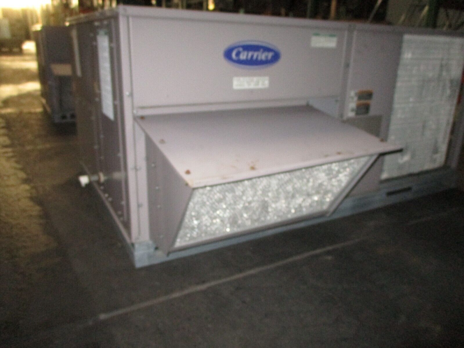 Carrier Rooftop Unit 48TFE006---611-- 5 Ton 460V 3Ph Medium Heat Option Used