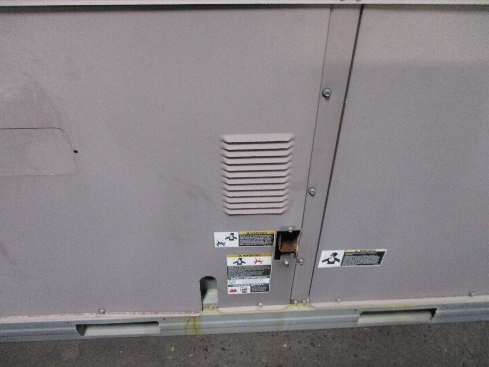 Carrier Rooftop Unit 48TFE006---611-- 5 Ton 460V 3Ph Medium Heat Option Used