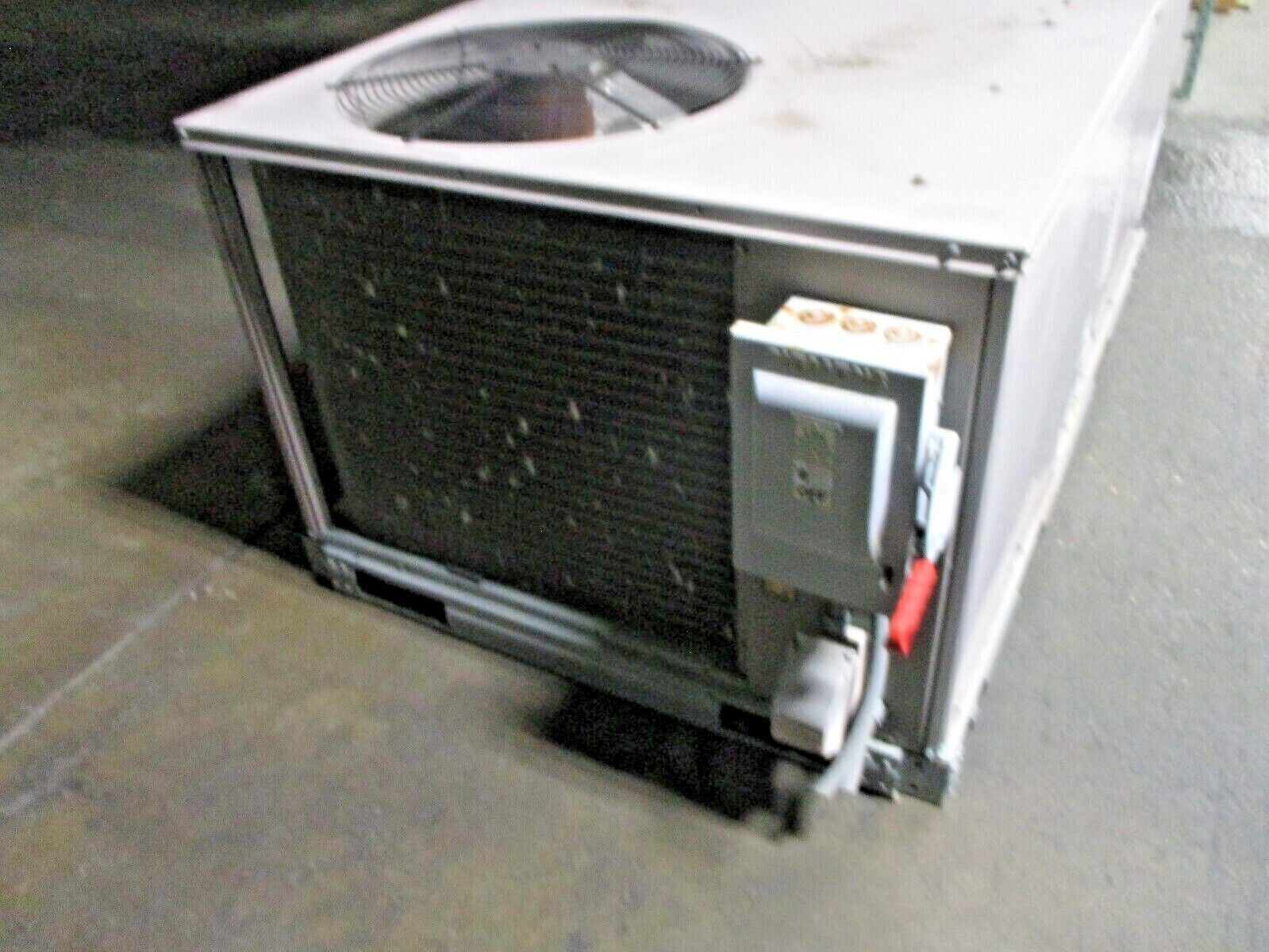 Carrier Rooftop Unit 48TFE006---611-- 5 Ton 460V 3Ph Medium Heat Option Used