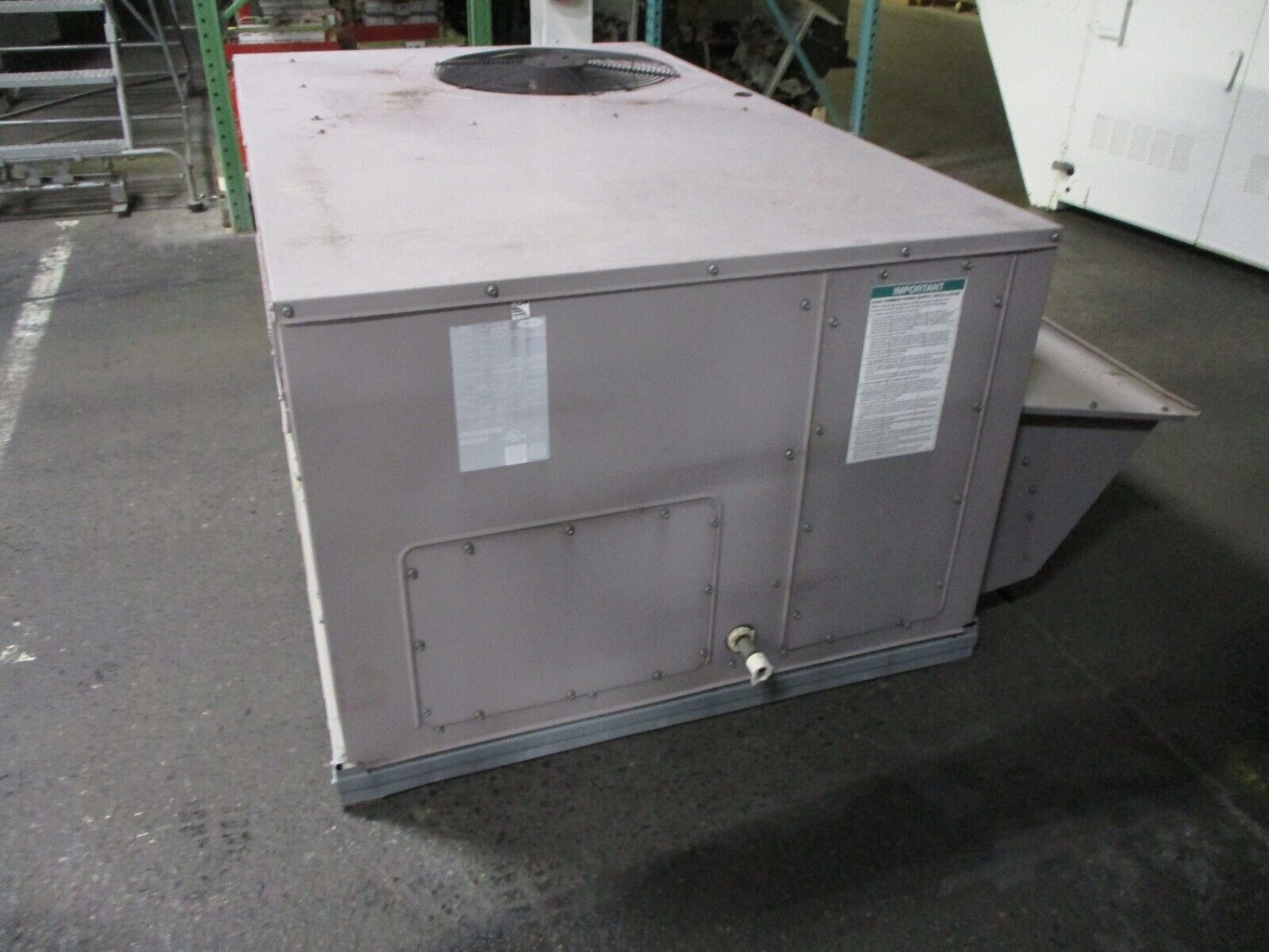 Carrier Rooftop Unit 48TFE006---611-- 5 Ton 460V 3Ph Medium Heat Option Used