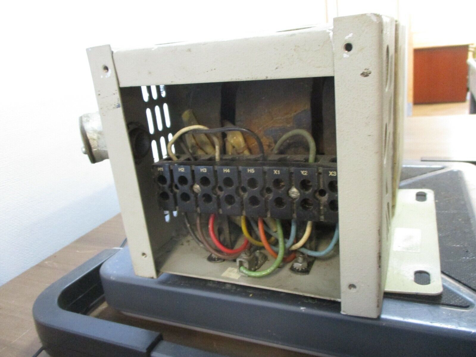 Shape Electronics Sentrex Power Conditioner ILT-0500-CBB 0.5 kVA 60Hz Used