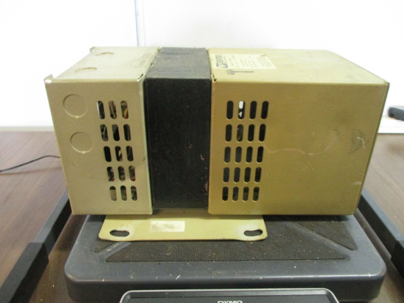 Shape Electronics Sentrex Power Conditioner ILT-0500-CBB 0.5 kVA 60Hz Used