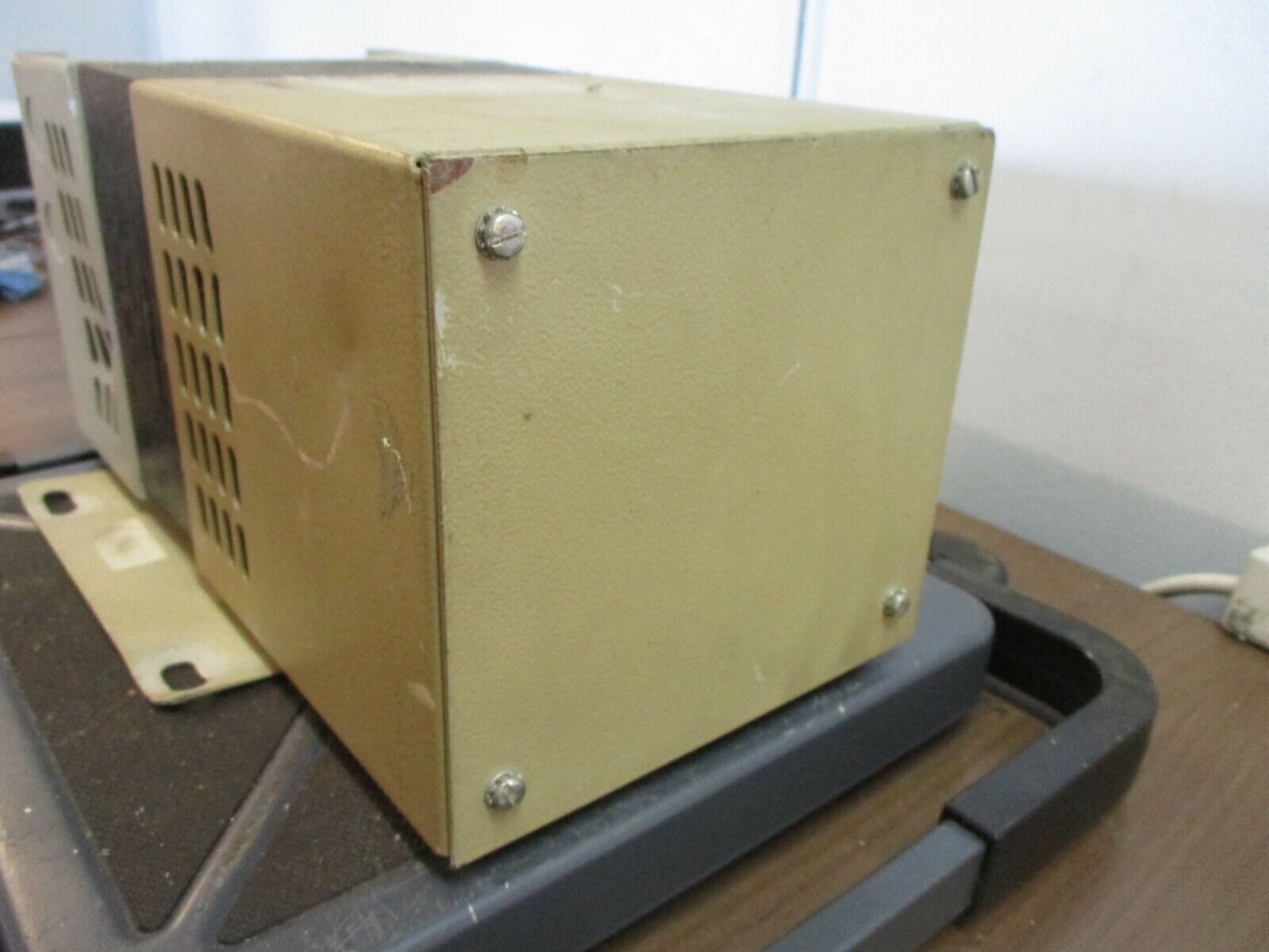 Shape Electronics Sentrex Power Conditioner ILT-0500-CBB 0.5 kVA 60Hz Used