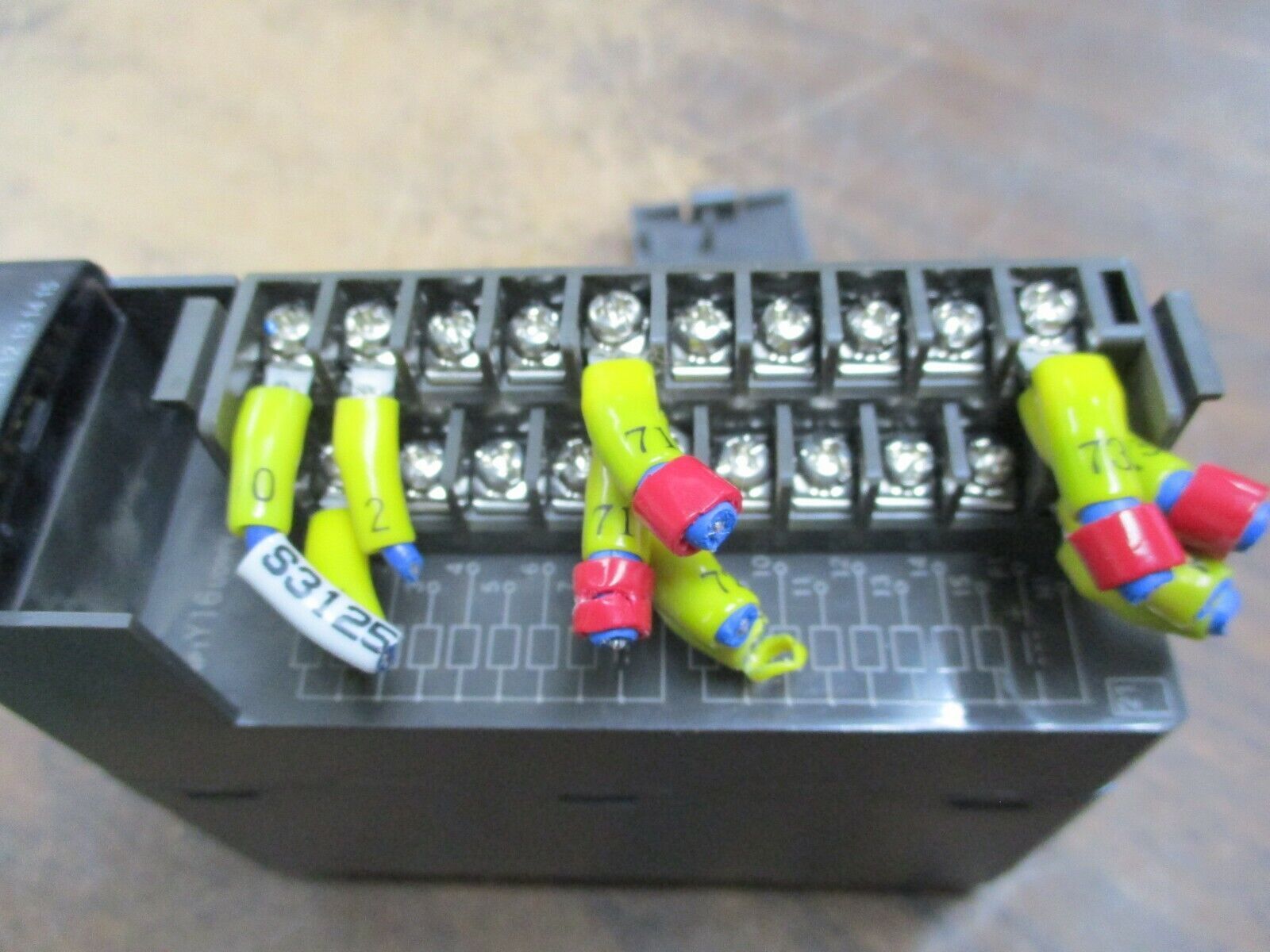 Fuji Electric Digital Output Module NP1Y16U09P6 12-24VDC 0.6A, Used