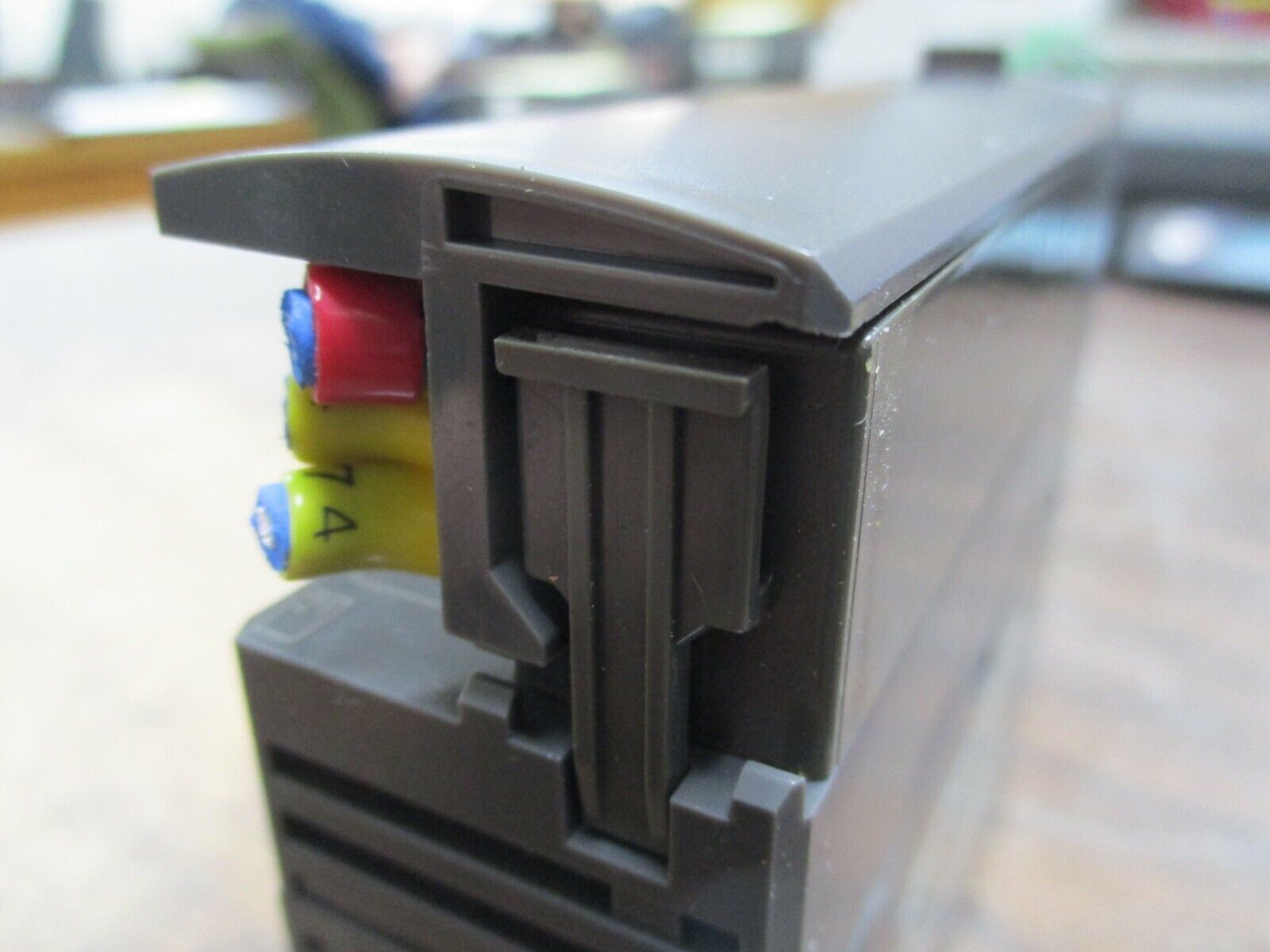 Fuji Electric Digital Output Module NP1Y16U09P6 12-24VDC 0.6A, Used