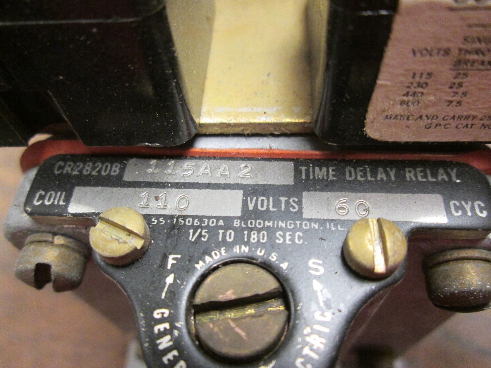 GE Time Delay Relay CR2820B115AA2 110V Coil 60Hz Delay: 1/5-180sec Used