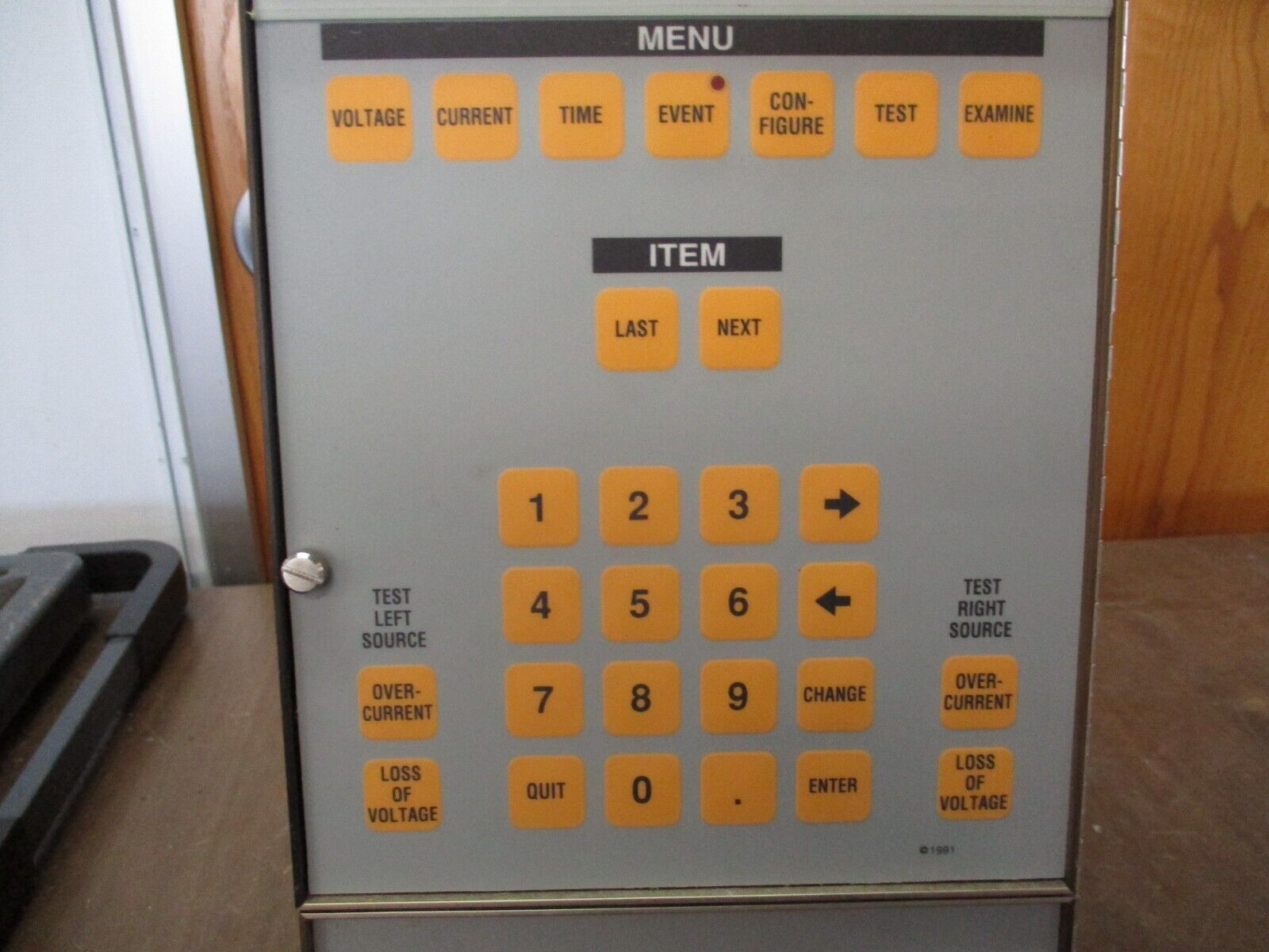S&C Micro-AT Source-Transfer Control 39050-V4Y4 Used