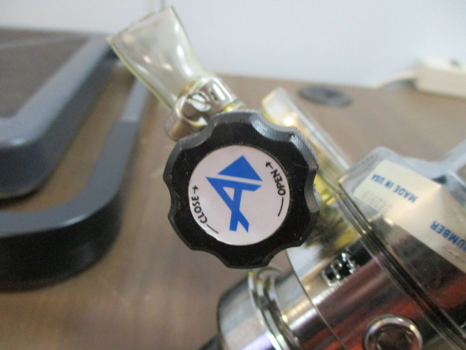 Advanced Specialty Gas Equipment Gas Regulator TSA80580 3000PSI Used