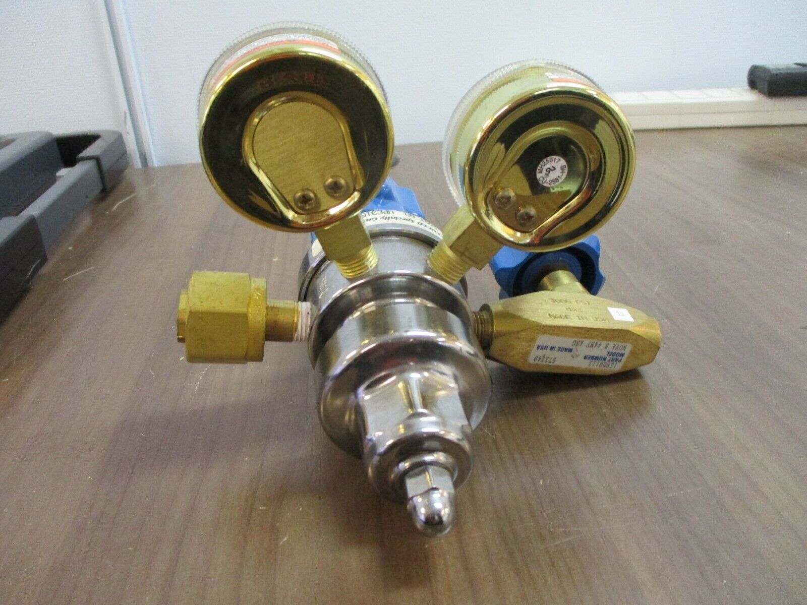 Advanced Specialty Gas Regulator Gas Regulator UPE3150320 3000PSI Used