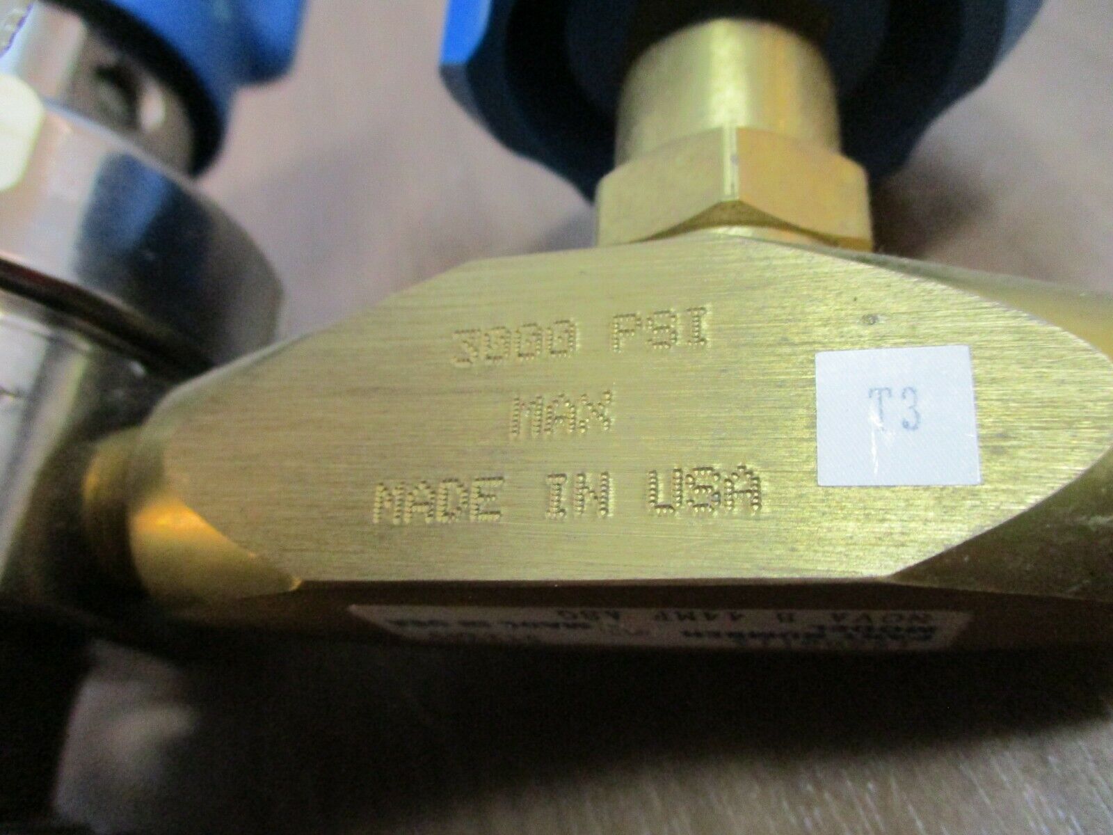 Advanced Specialty Gas Regulator Gas Regulator UPE3150320 3000PSI Used