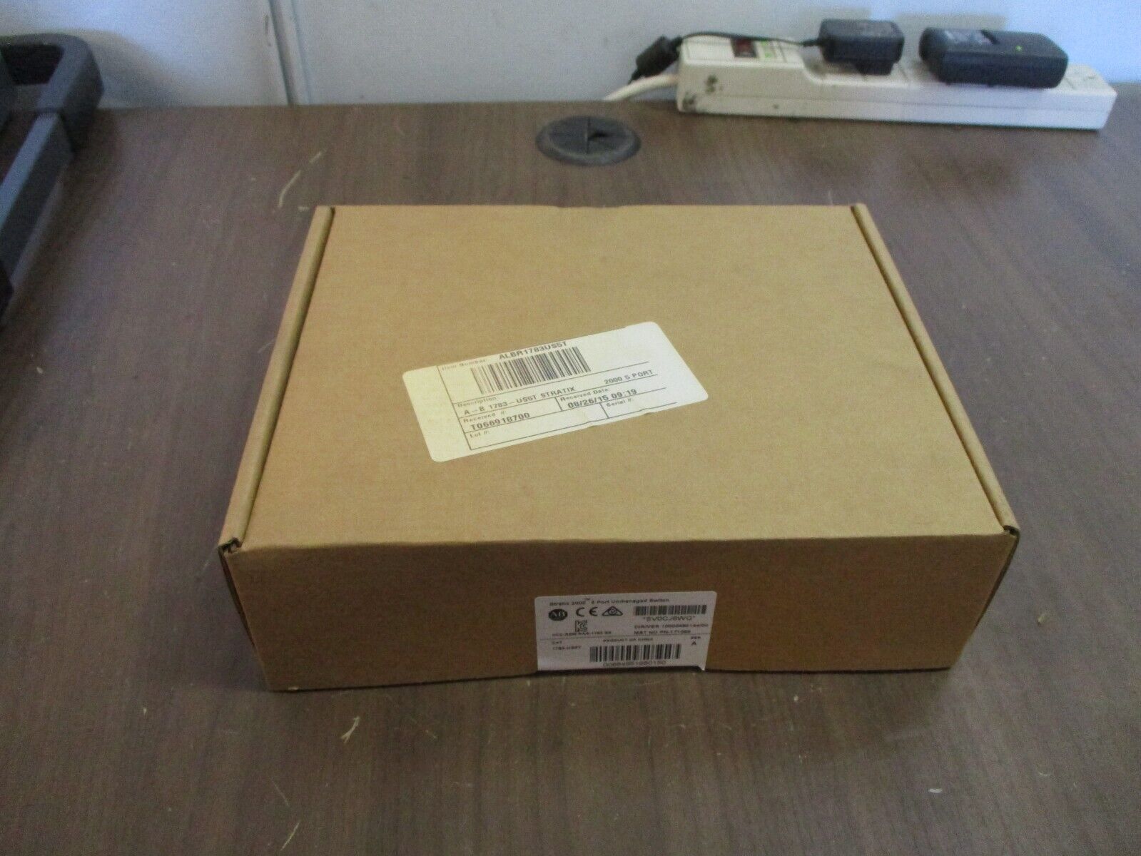 Allen-Bradley Stratix 2000 5-Port Unmanaged Switch 1783-US5T Ser. A New Surplus