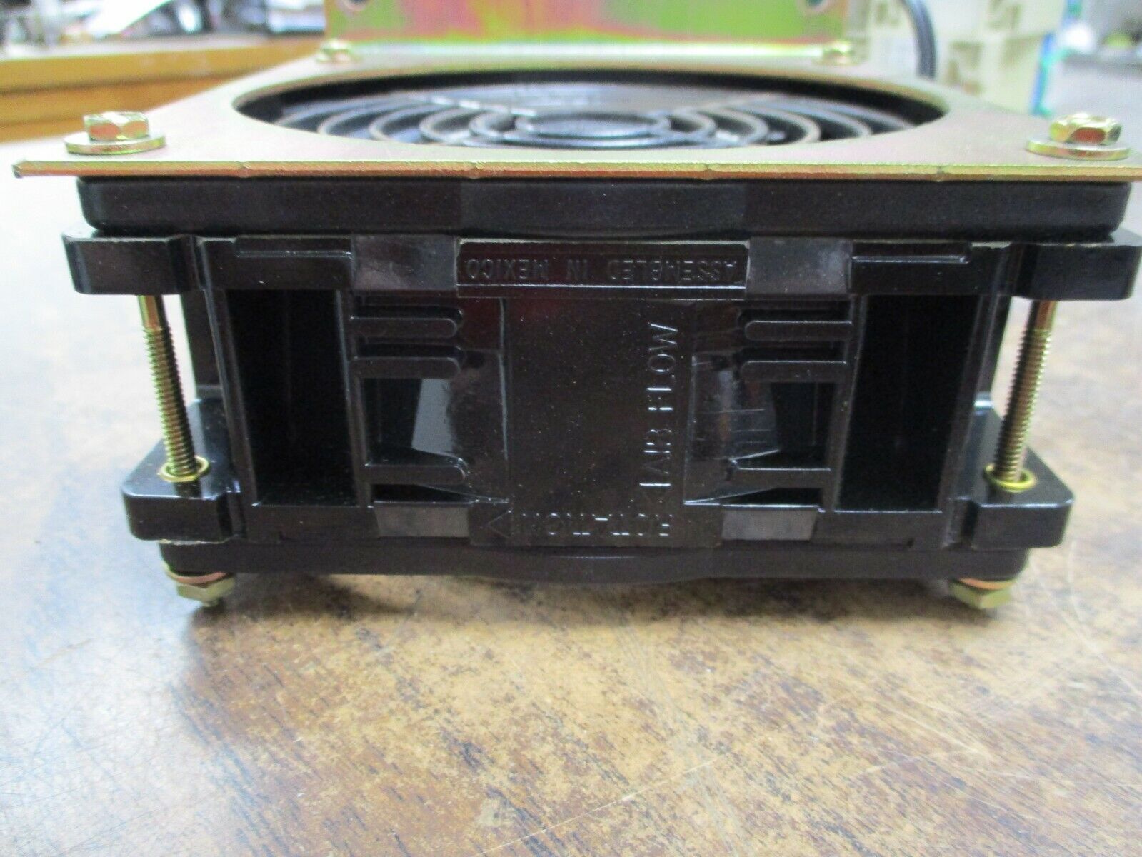 Comiar Rotron Model MU2B1 Fan 028027 115V 14W 50/60Hz *Cracked Cover* Used