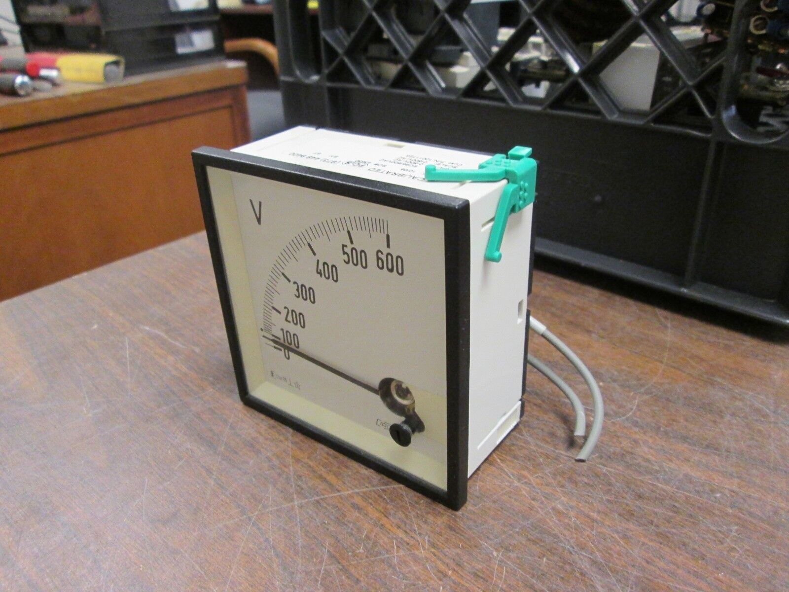 Circutor 90 Degree Volt Meter EC96/600VAC Input: 0-600VAC Scale: 0-600VAC Used