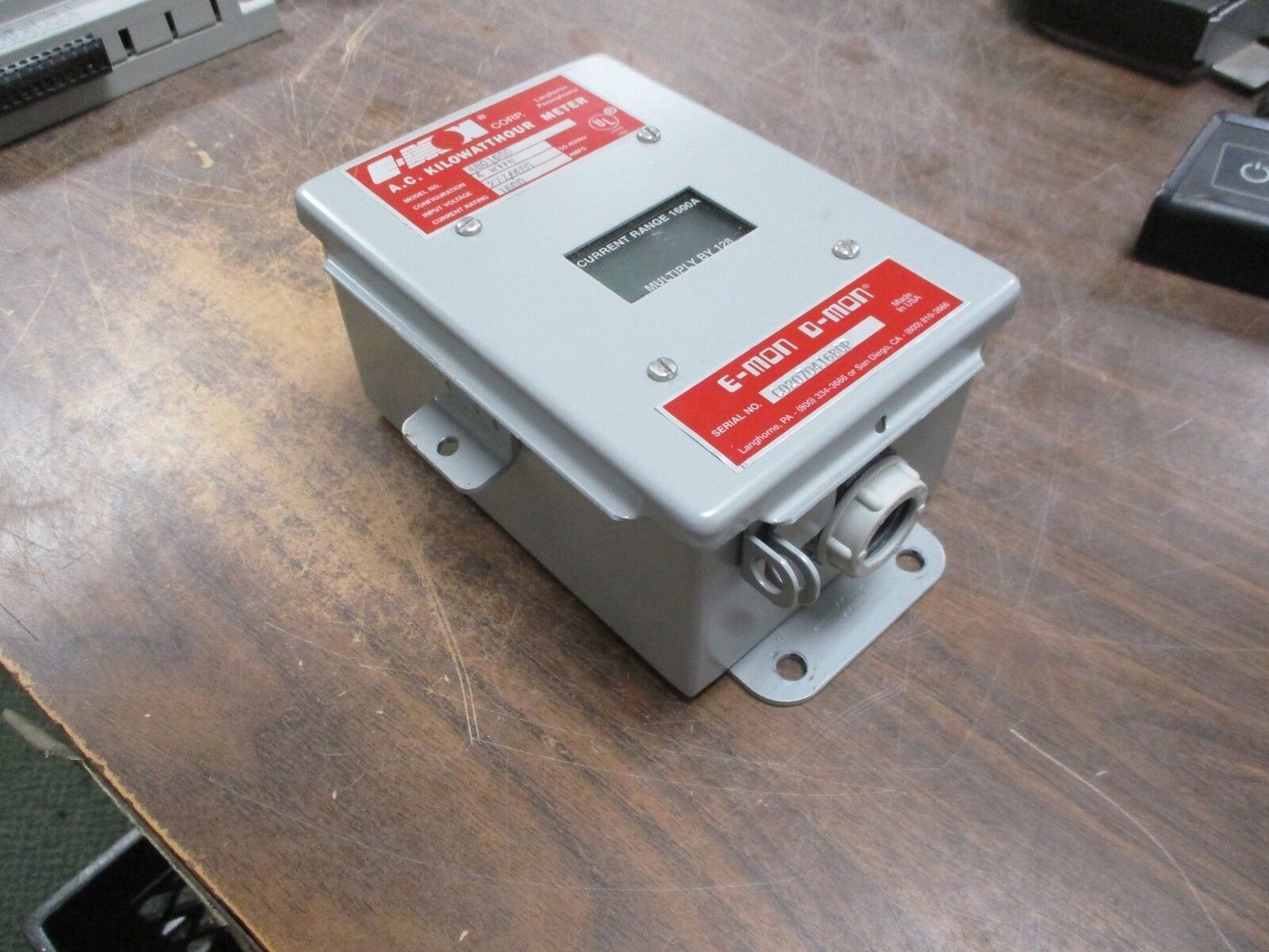 E-Mon KWH Meter 4801600 277/480V 1600A 50-400Hz 4W *Missing Cover Clamp* Used