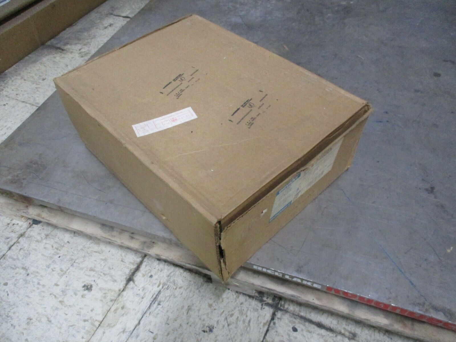 Westinghouse 3R Main Lug Load Center 2-4-60RON 60A 120/240V 1PH 3W *Box of 5*
