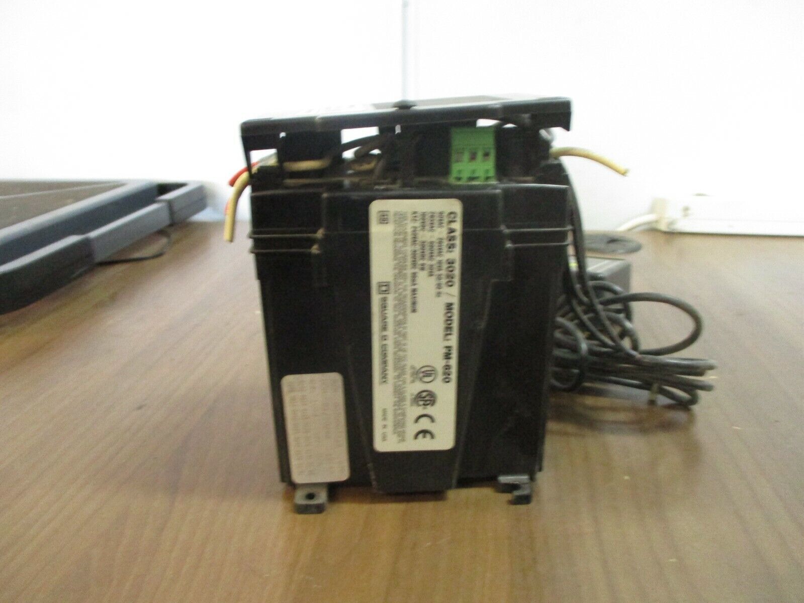 Square D PowerLogic Power Meter w/ Display 3020 PM-620/3020 PMD-32 Ser F1 Used