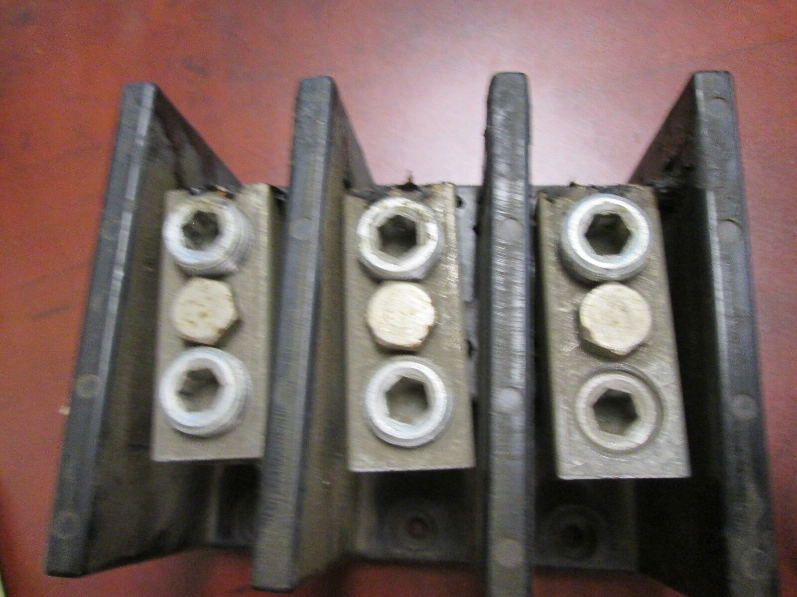Marathon Power Distribution Block, 1433126, Line 350mcm, Load 350mcm, 3P, Used