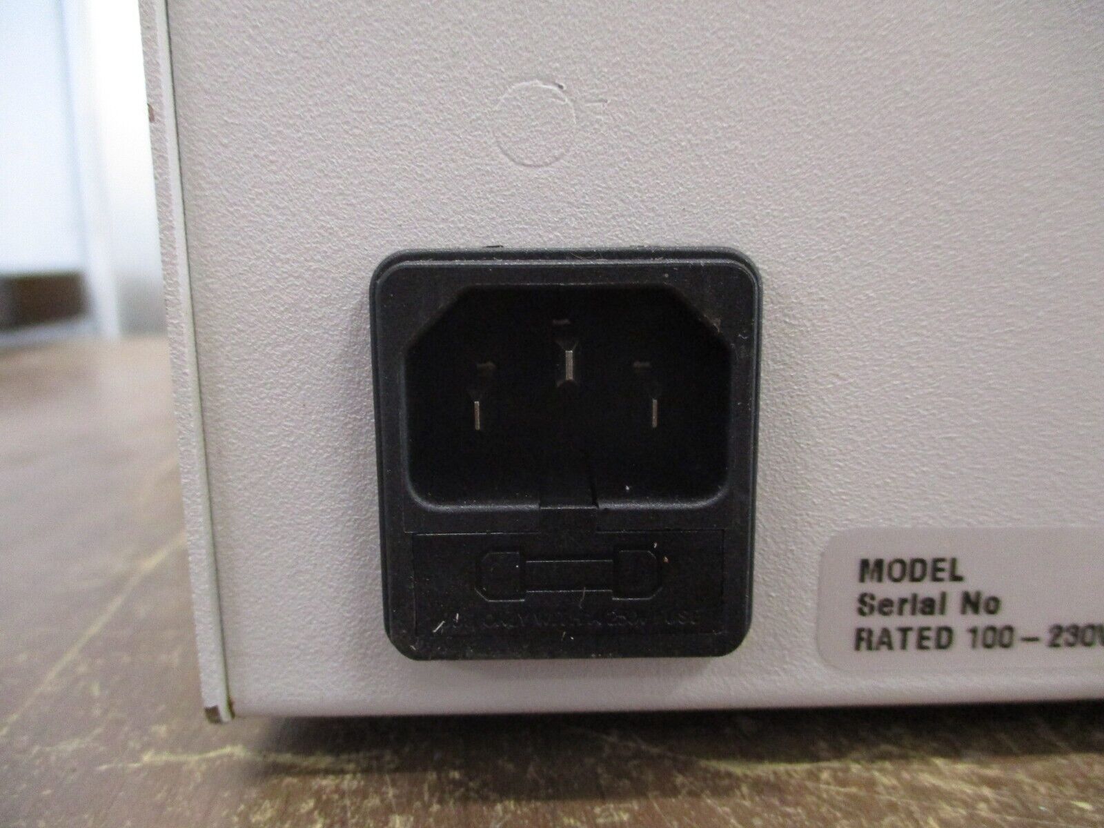 Welch Rietschle Thomas Peristaltic Pump 3200B-01 100-230V 50/60Hz 0.3/0.15A Used