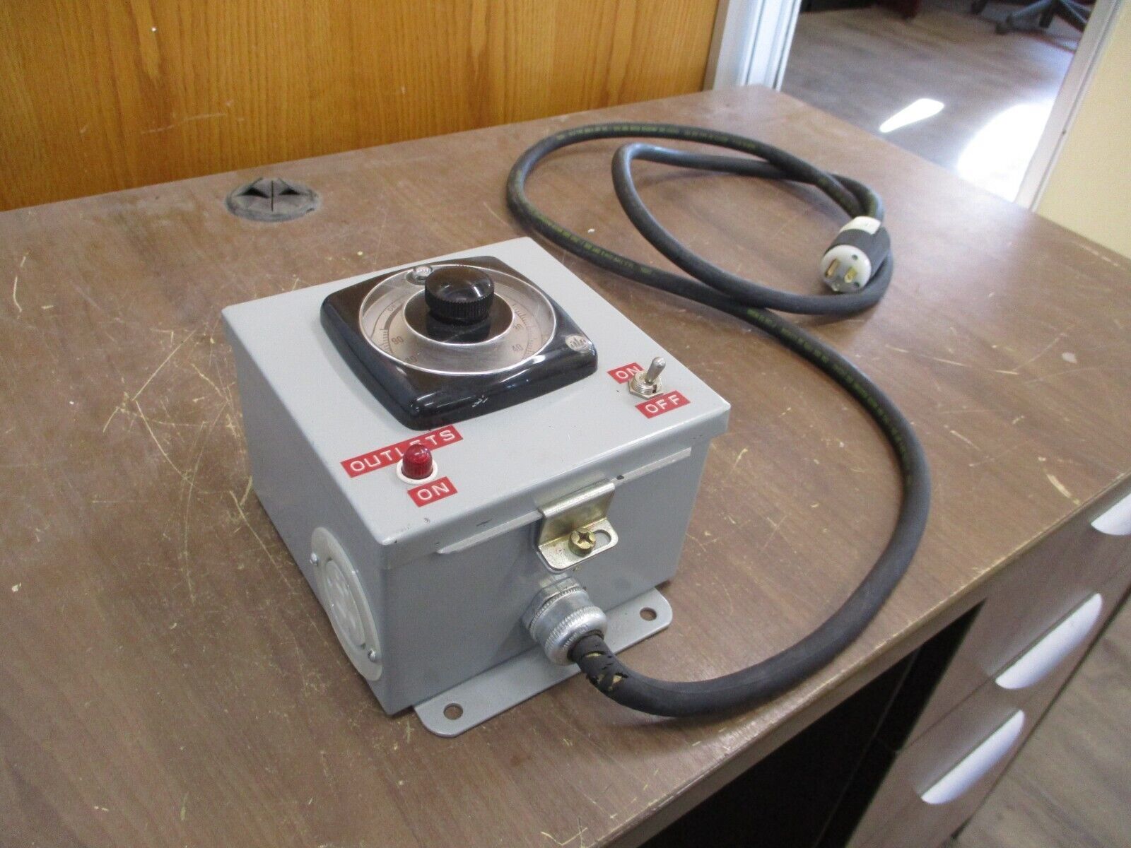 ATC Enclosed Percentage Timer 304C007A00BX 120/240VAC Type 12, 13 Enclosure Used