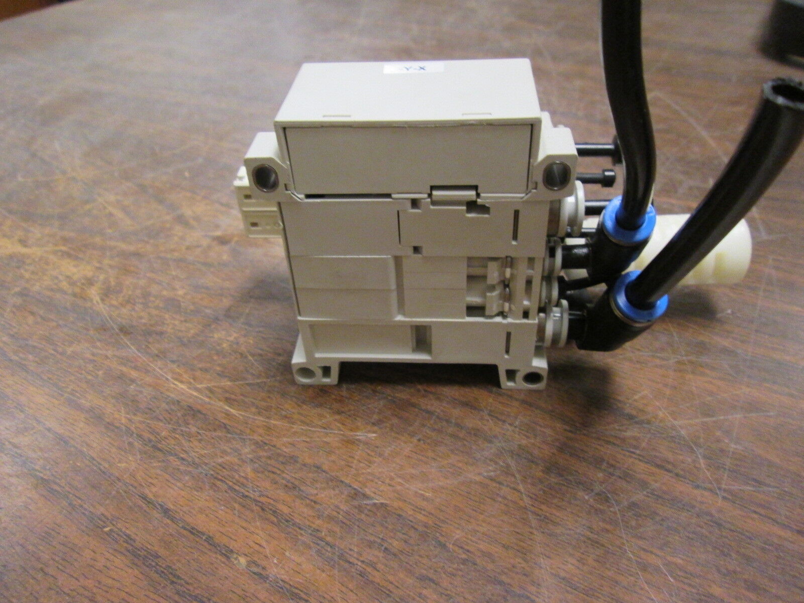 SMC Manifold w/ (2) Solenoid Valves VV5Q11-02C6FUO-R-Q 2-Slot Used