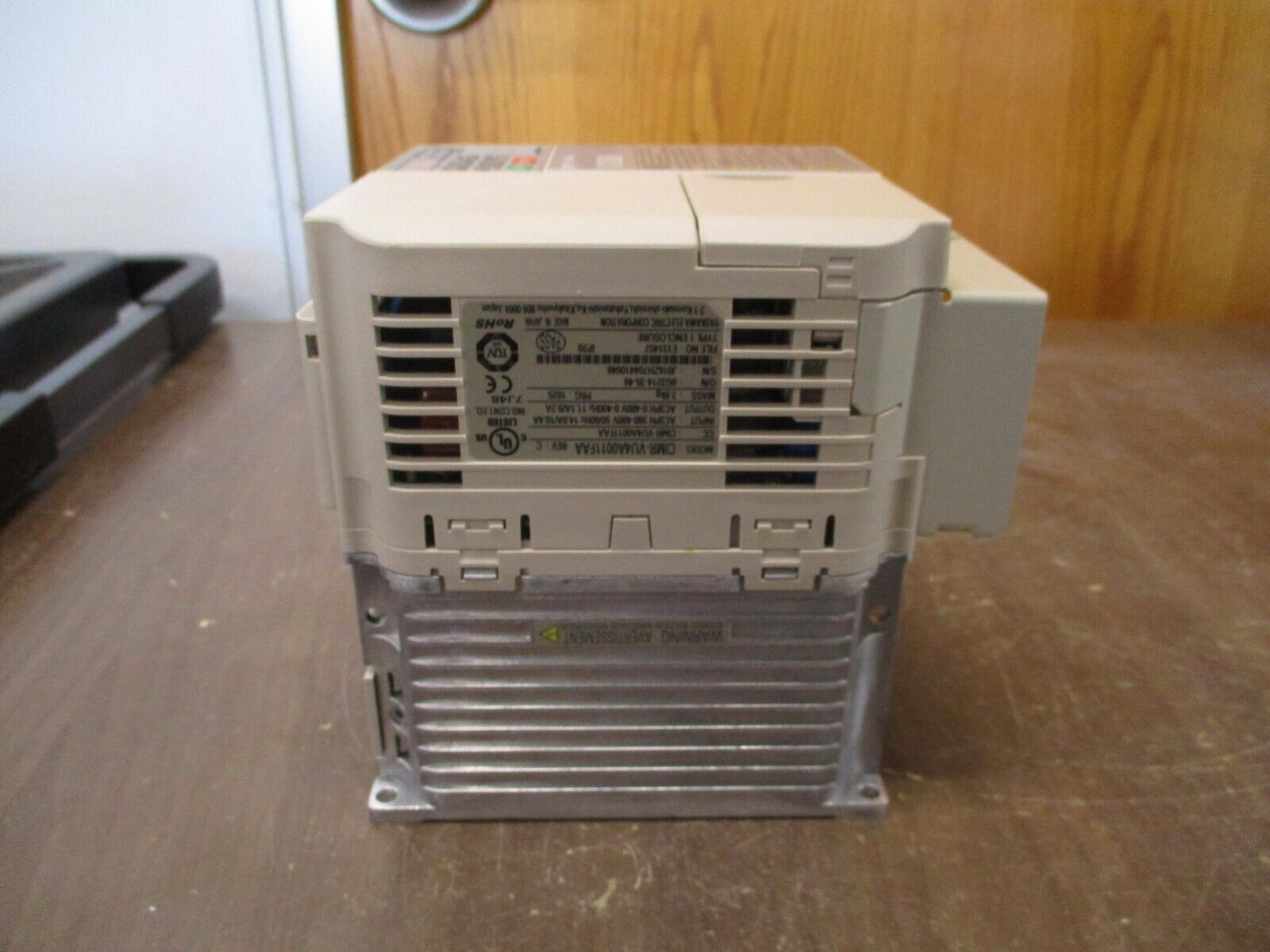 Yaskawa V1000 AC Drive CIMR-VU4A0011FAA Rev. C 7.5HP 380-480V New Surplus