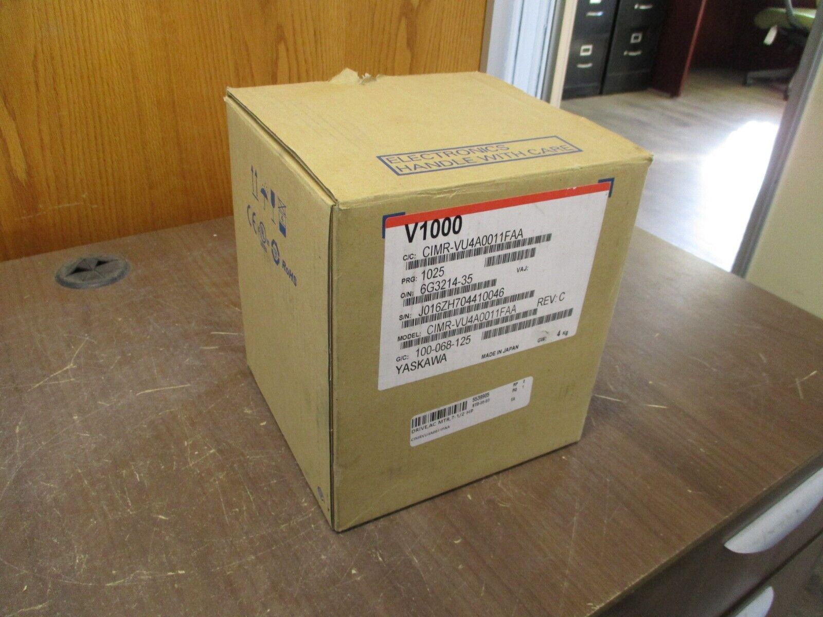 Yaskawa V1000 AC Drive CIMR-VU4A0011FAA Rev. C 7.5HP 380-480V New Surplus
