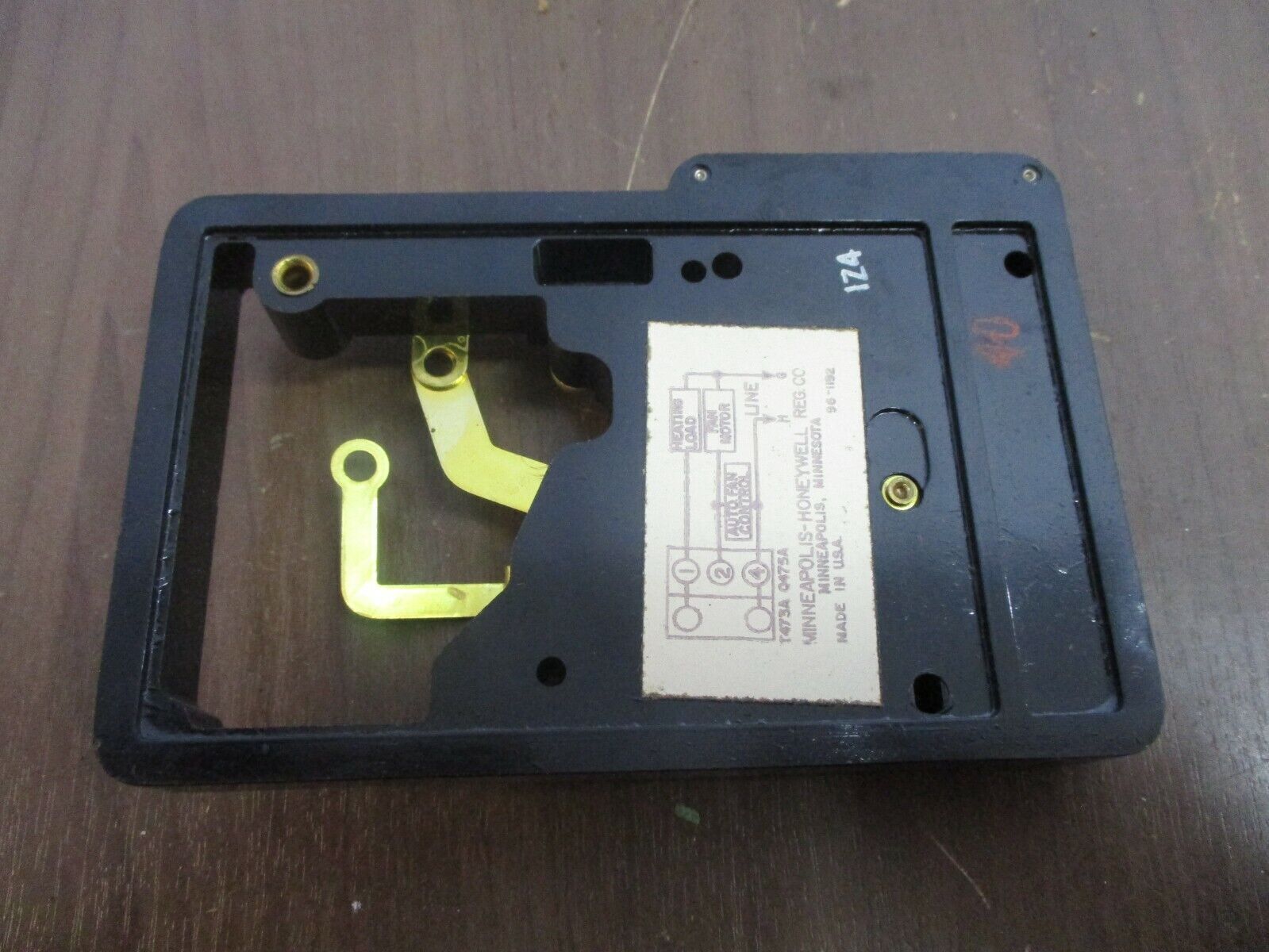 Honeywell Sub-base Q475A 1003 1 For Use w/ T473A 3-Position Switching