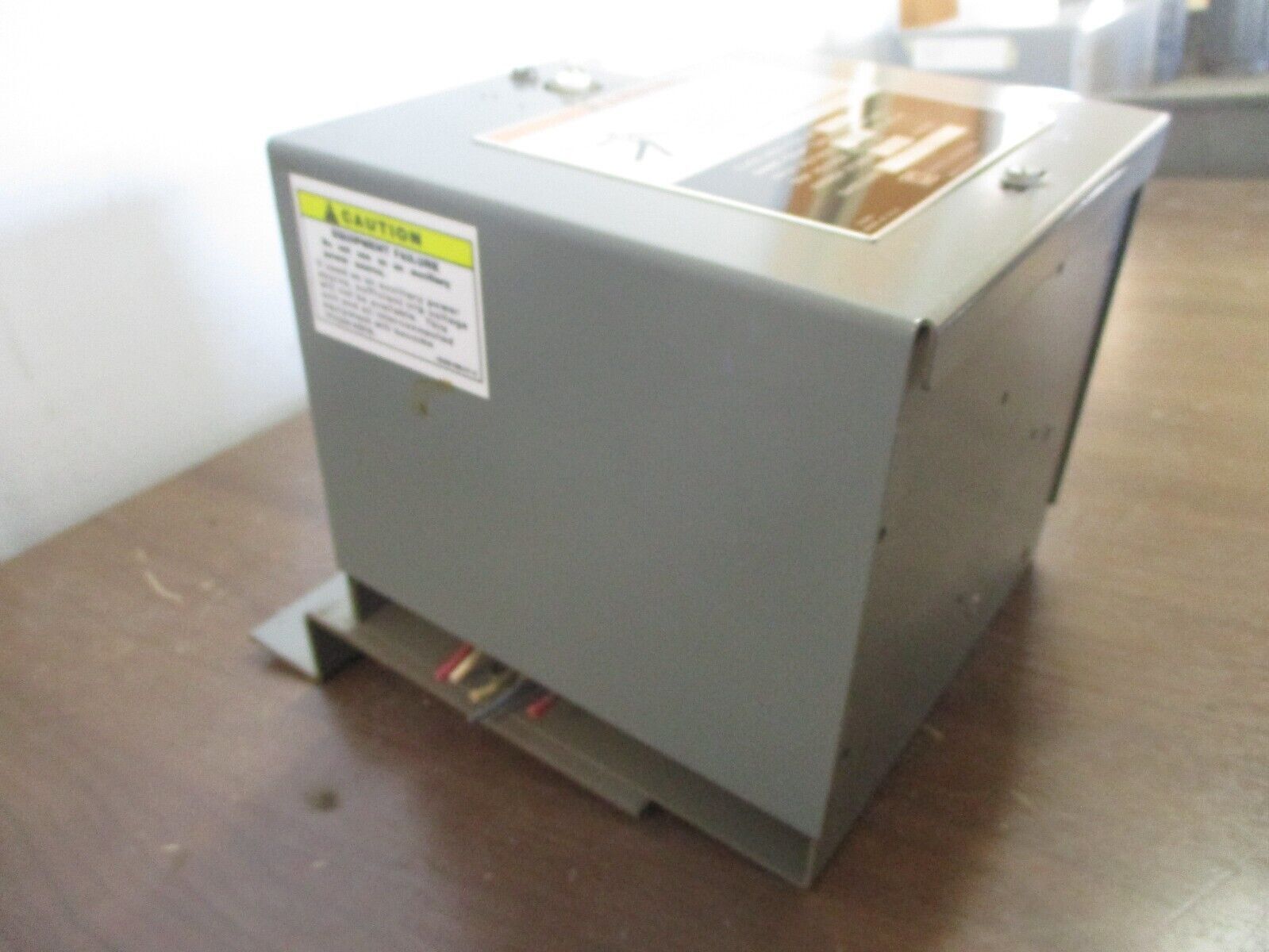 Square D Sure-Trip Capacitor Trip Unit 9810 ST-520 Input: 120VAC 60Hz 22 joules