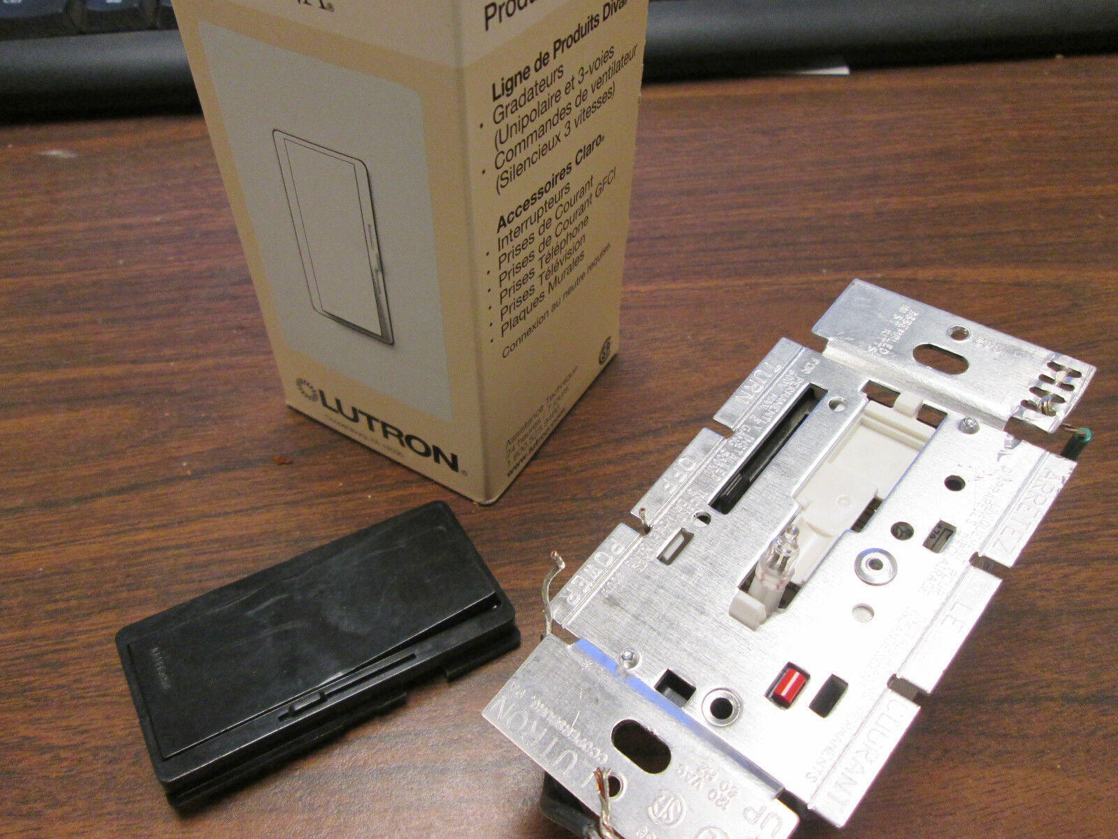 Lutron Preset Dimmer DVELV-300P-BL 300W 120V 60Hz New Surplus