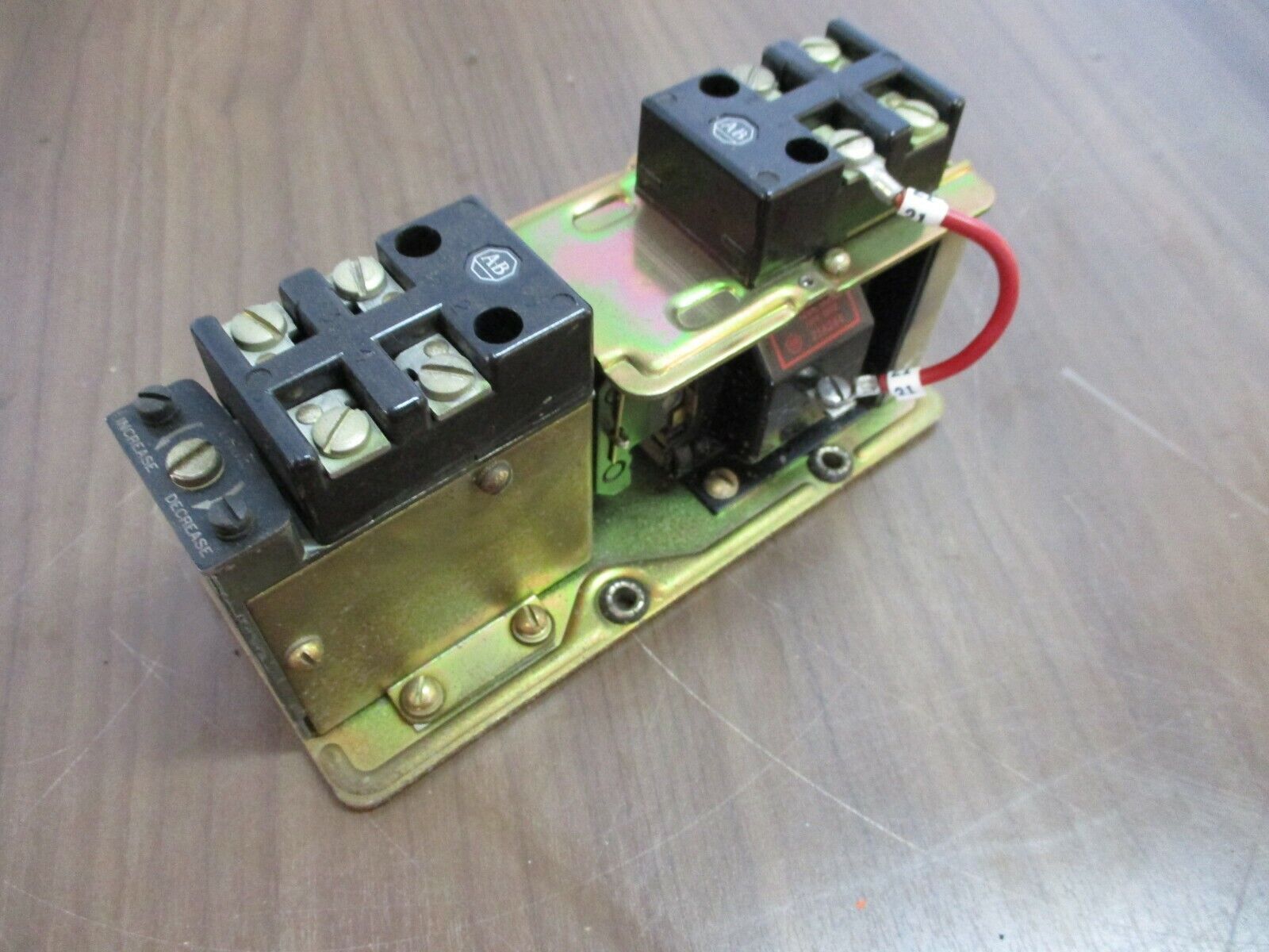 Allen-Bradley, Pneumatic Timing Relay, part #:849-ZOD321, Ser.B, 120V coil, used