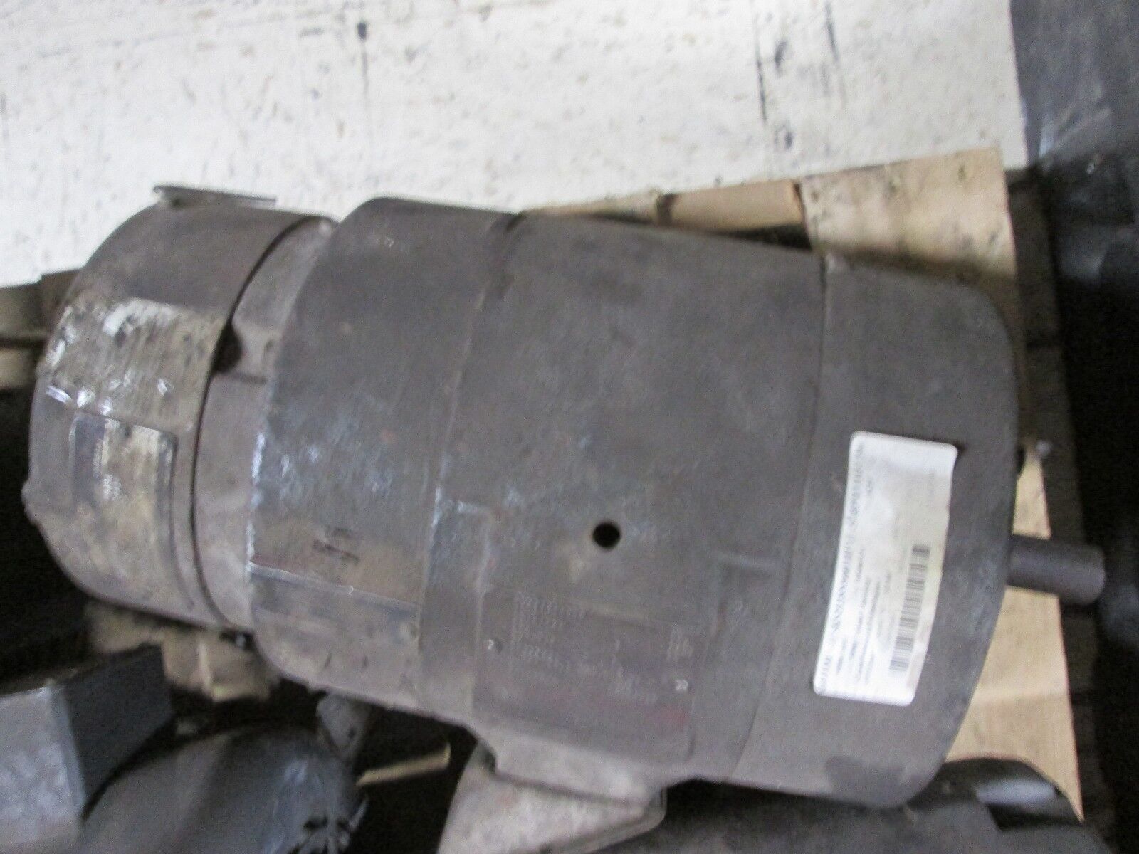 GE Motor 5KS213SN900 1-.5HP 460V 1.8-2.2A 1165-580RPM 60Hz 3Ph Used