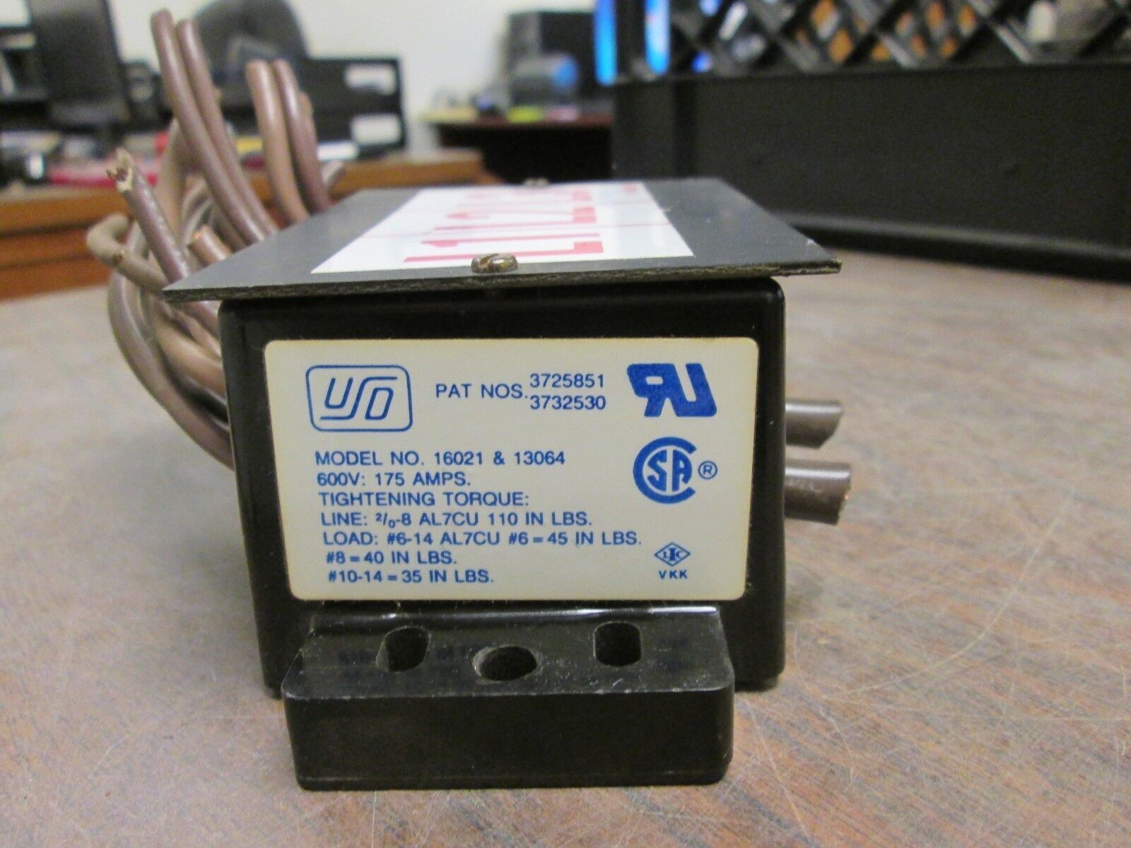 USD Power Distribution Block 16021 / 13064 175A 600V 3P Used