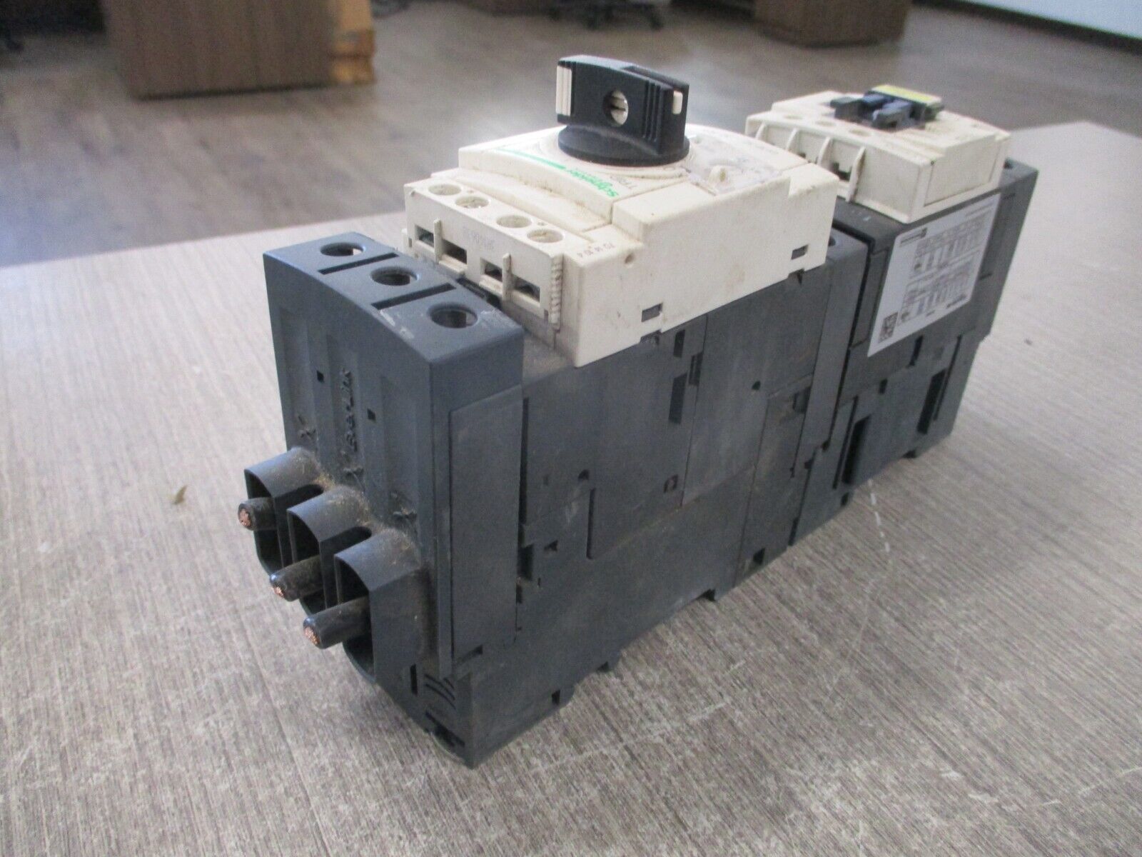 Schneider Electric Starter LC1D65A/GV3P 50 Trip : 37-50A 110-240V Coil Used