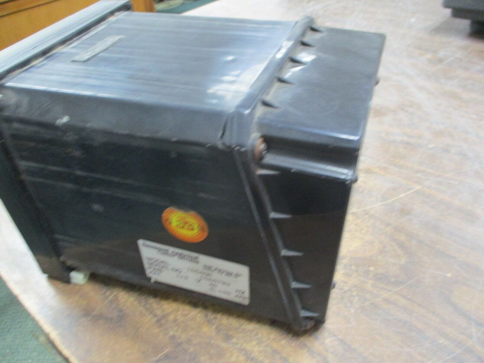 Rosemount Analytical Uniloc ORP Analyzer 1054OR 115VAC 0.100A *Broken Case* Used