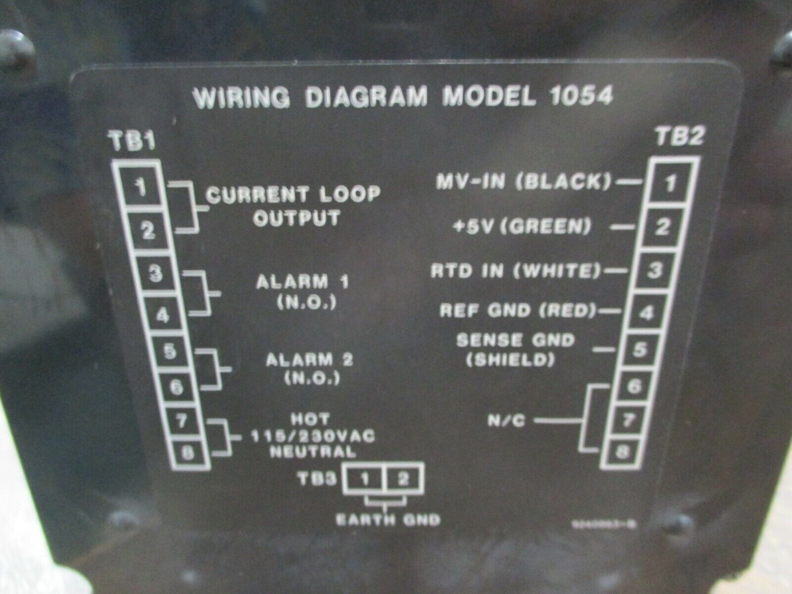 Rosemount Analytical Uniloc ORP Analyzer 1054OR 115VAC 0.100A *Broken Case* Used