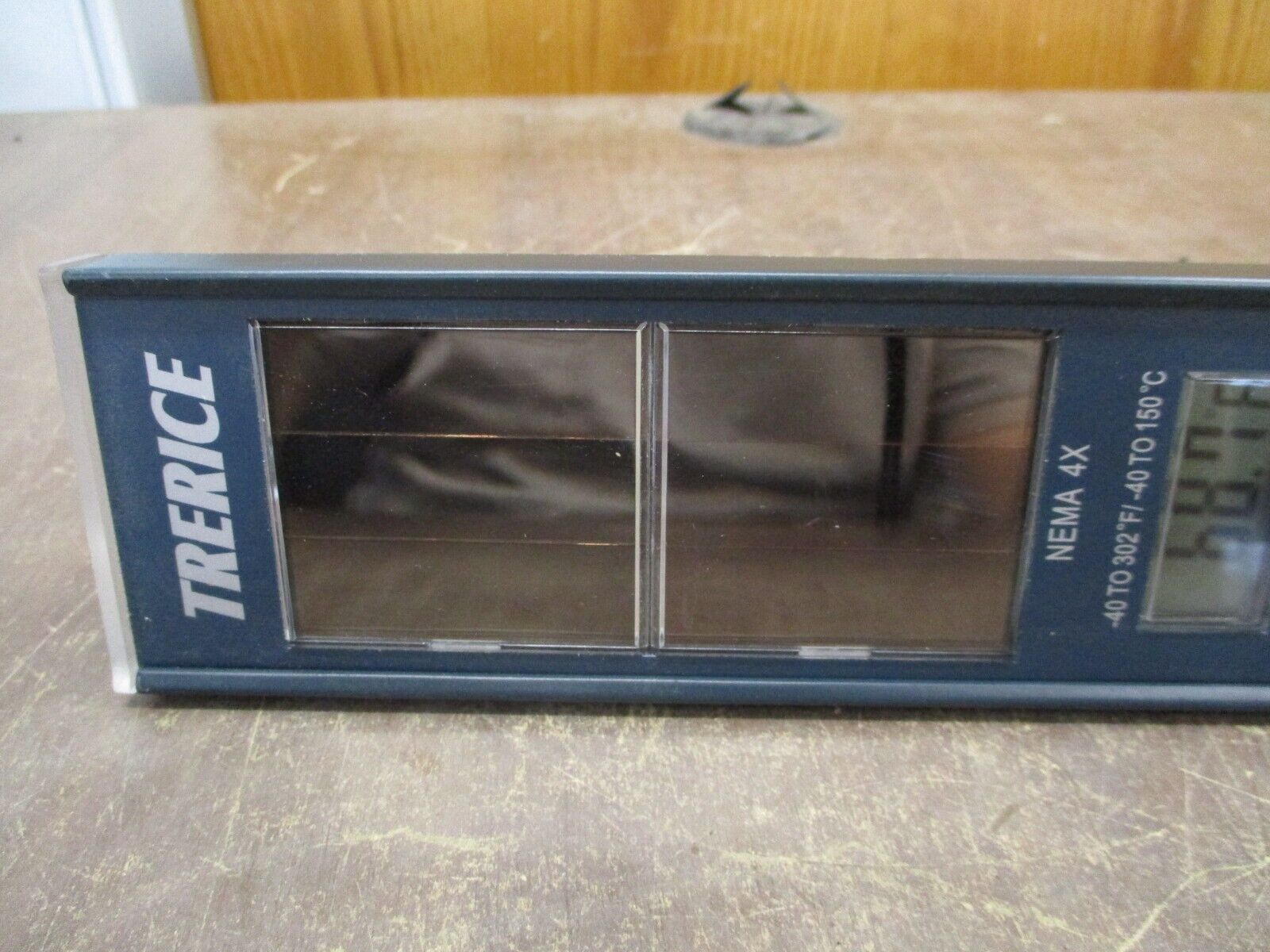 Trerice SX9 Solar Therm Light-Powered Digital Thermometer SX9 1 403 05 Used