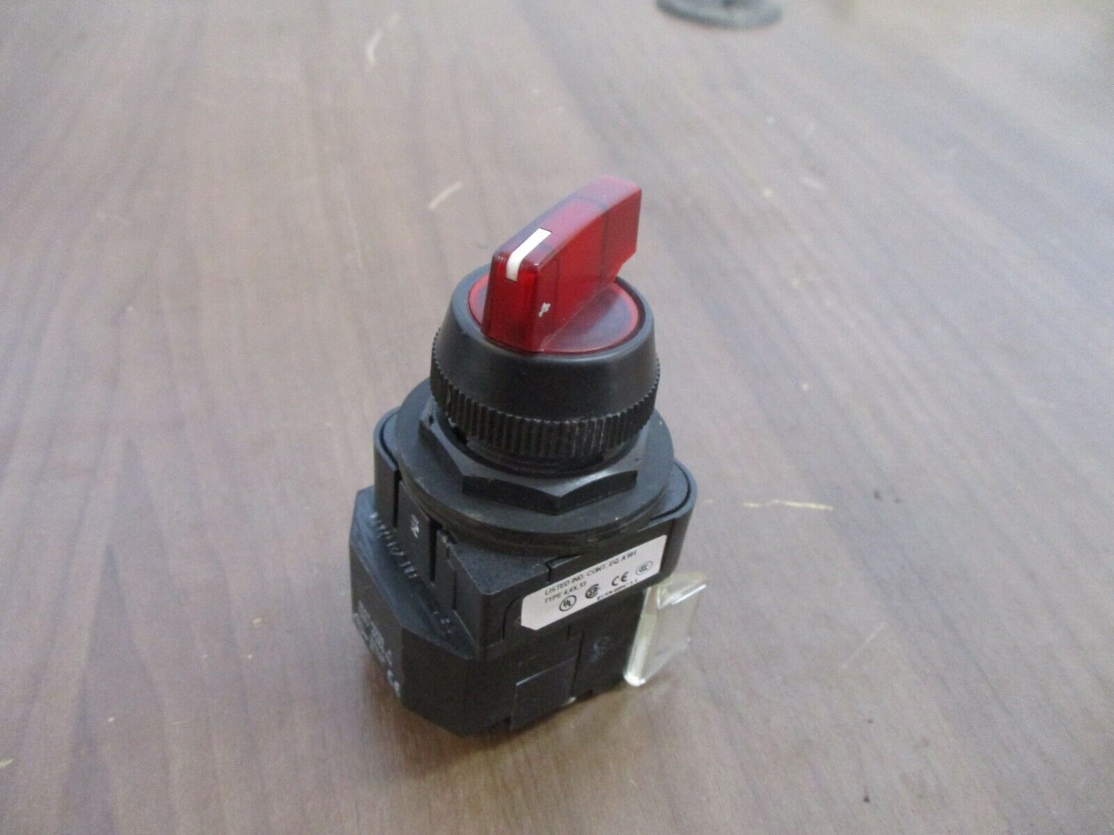 Allen-Bradley Illuminated Selector Switch 800H-16JRR17KB7AX Ser. F 120V 50/60Hz