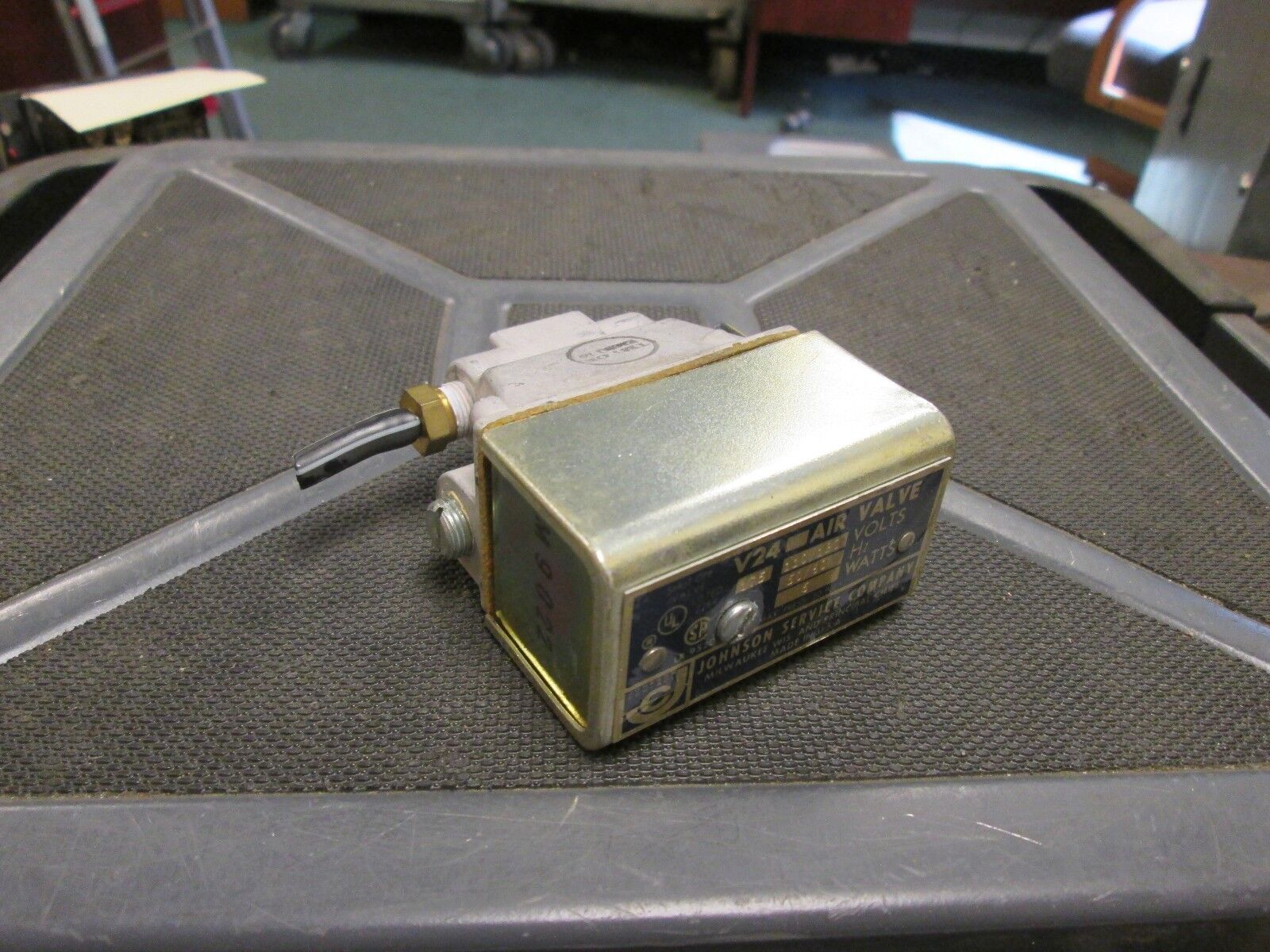 Johnson Controls Air Valve V24 110/120V 50/60Hz 6W 30 PSI Max