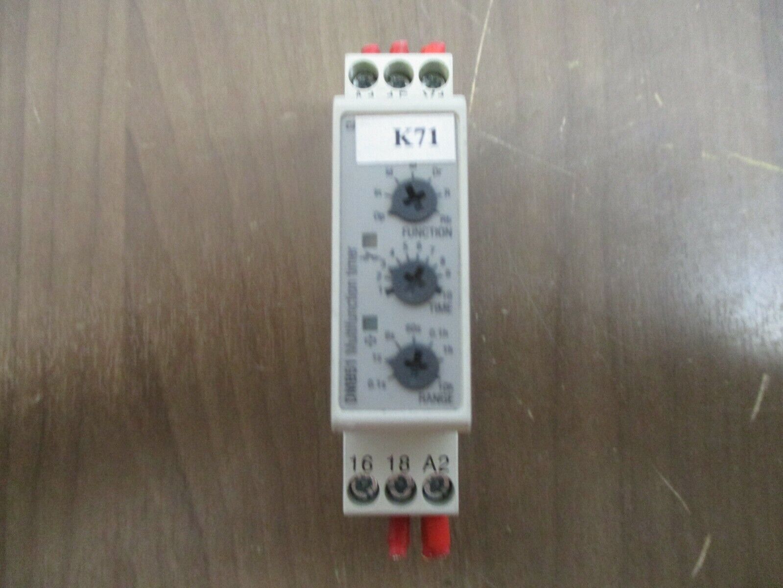 Carlo Gavazzi Multifunction Timer DMB51CM24 24-240VAC 24VDC Used