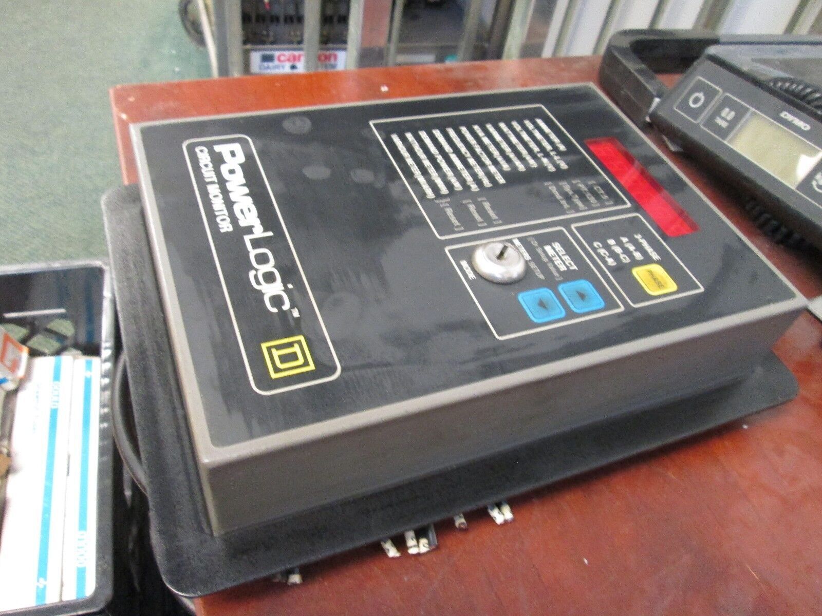 Square D PowerLogic Circuit Monitor 3020 CM150X1 120VAC 0.5A 50/60Hz w/ key Used
