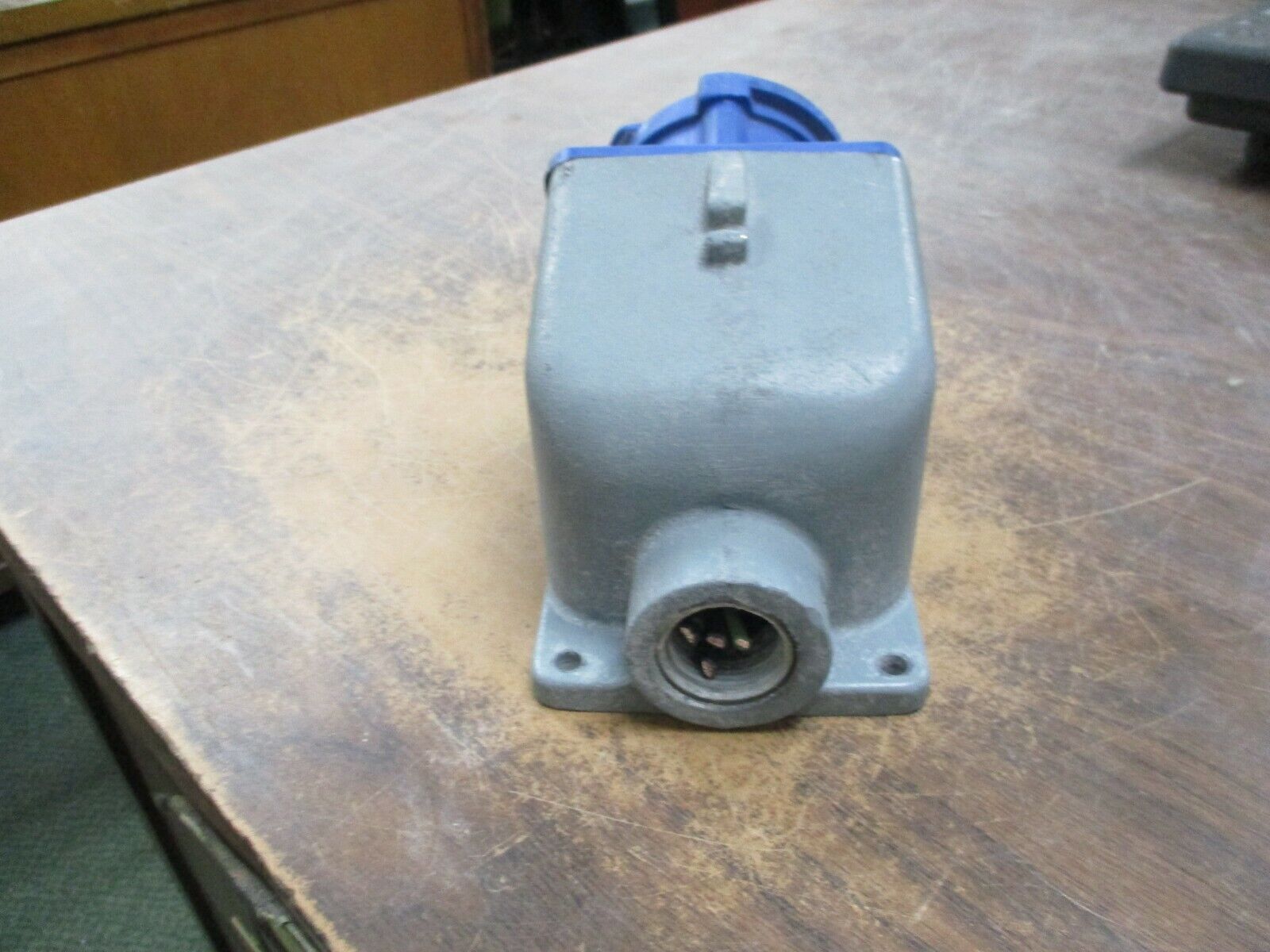 Hubbell Receptacle w/ Base 430R9W 30A 250V 3Ph *No Cover* Used