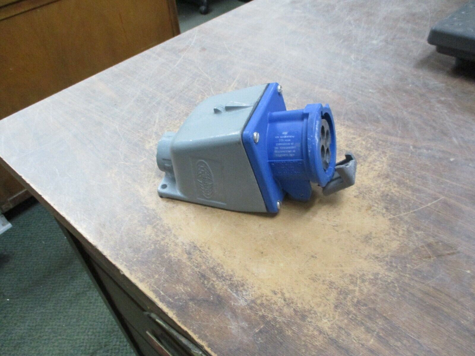 Hubbell Receptacle w/ Base 430R9W 30A 250V 3Ph *No Cover* Used